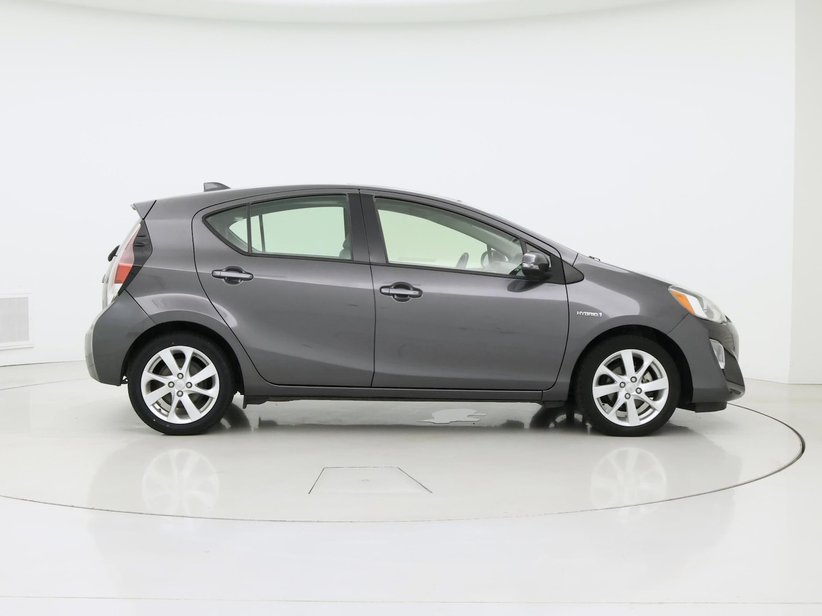 2015 Toyota Prius c Four - Photo 8