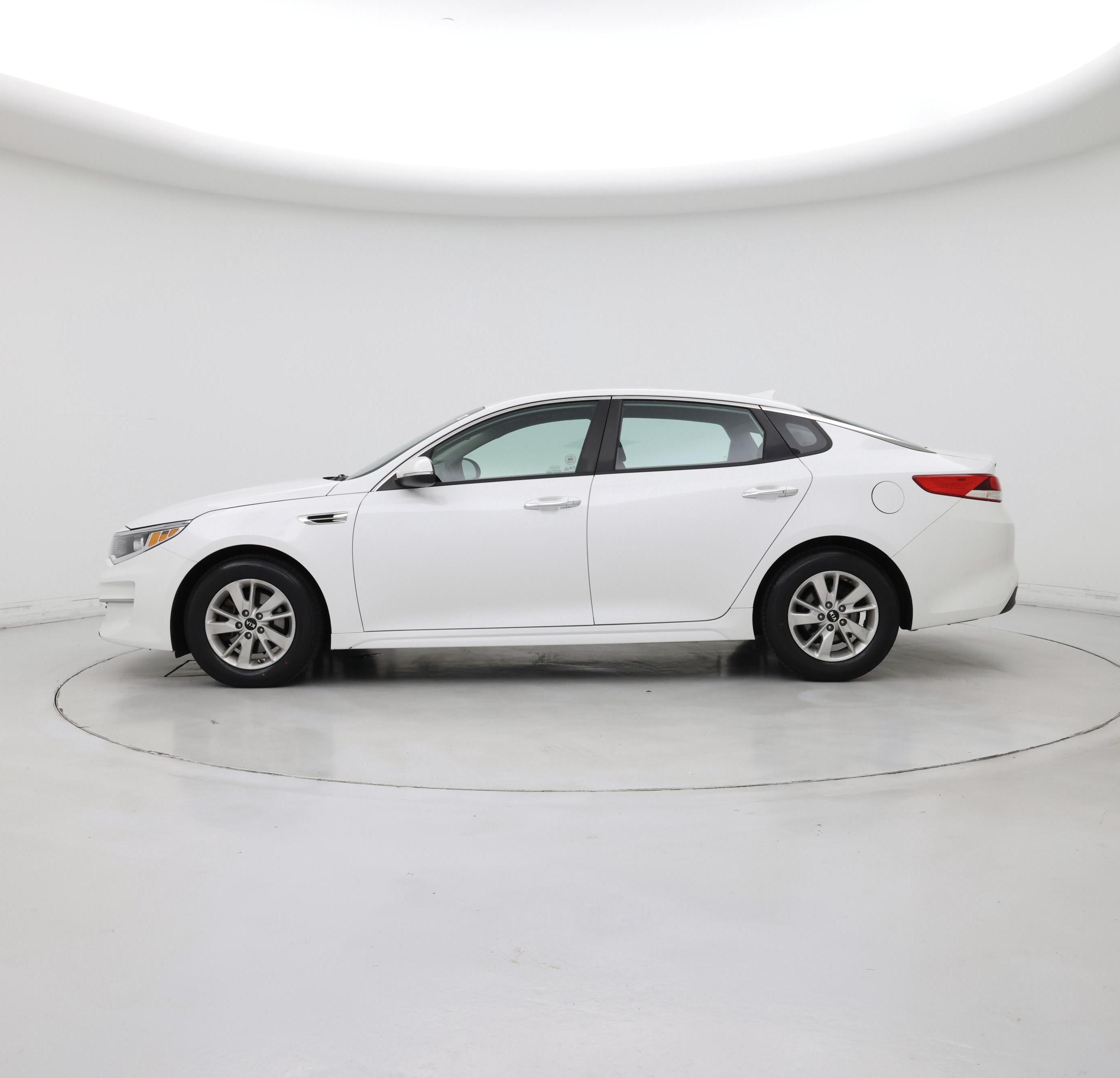 Thumbnail: 2016 Kia Optima - 3