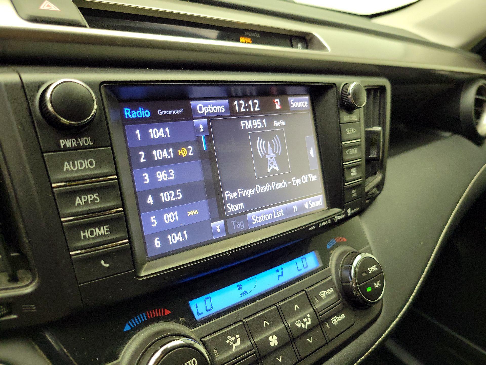 Thumbnail: 2016 Toyota RAV4 - 15
