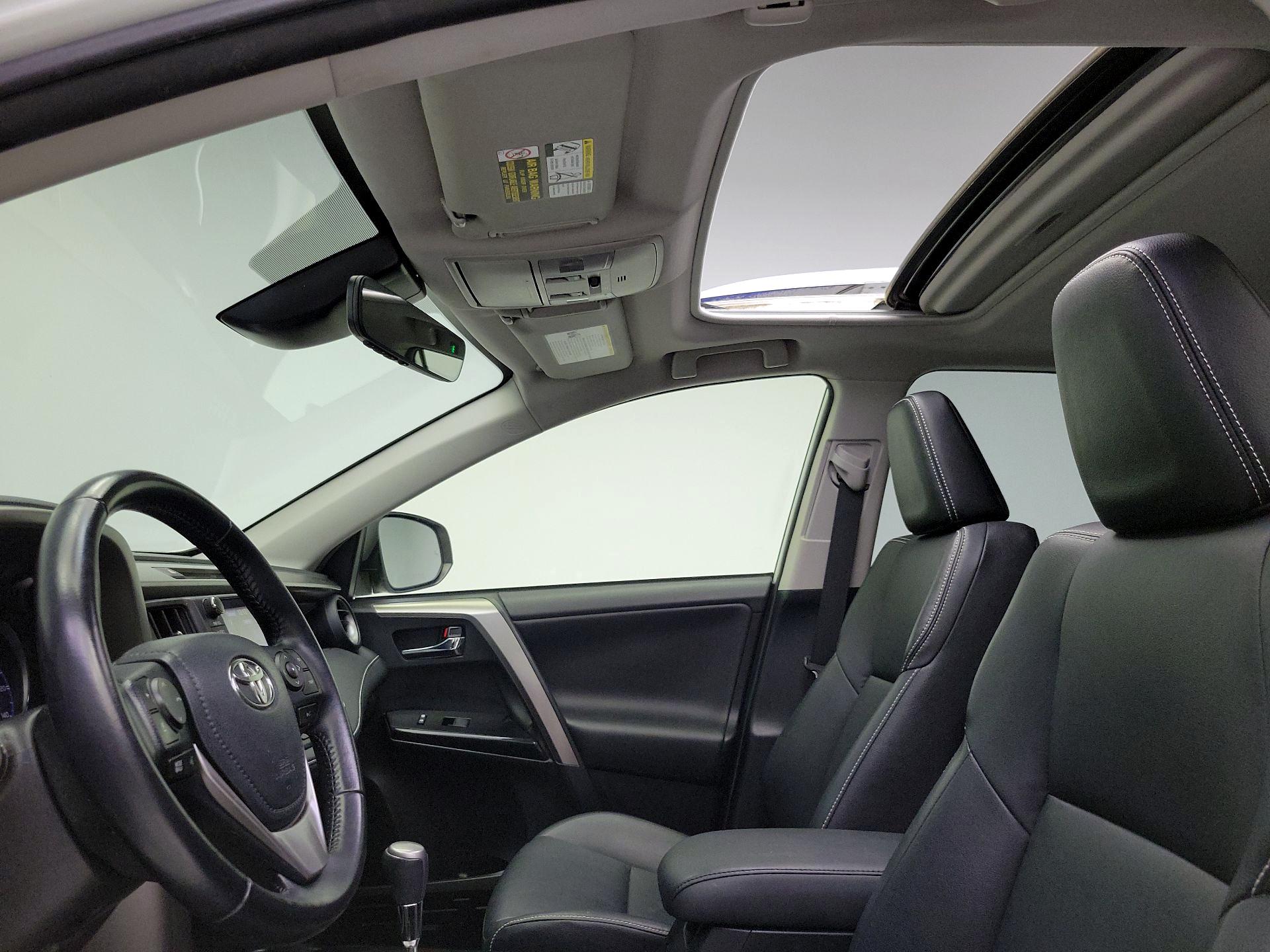 Thumbnail: 2016 Toyota RAV4 - 19