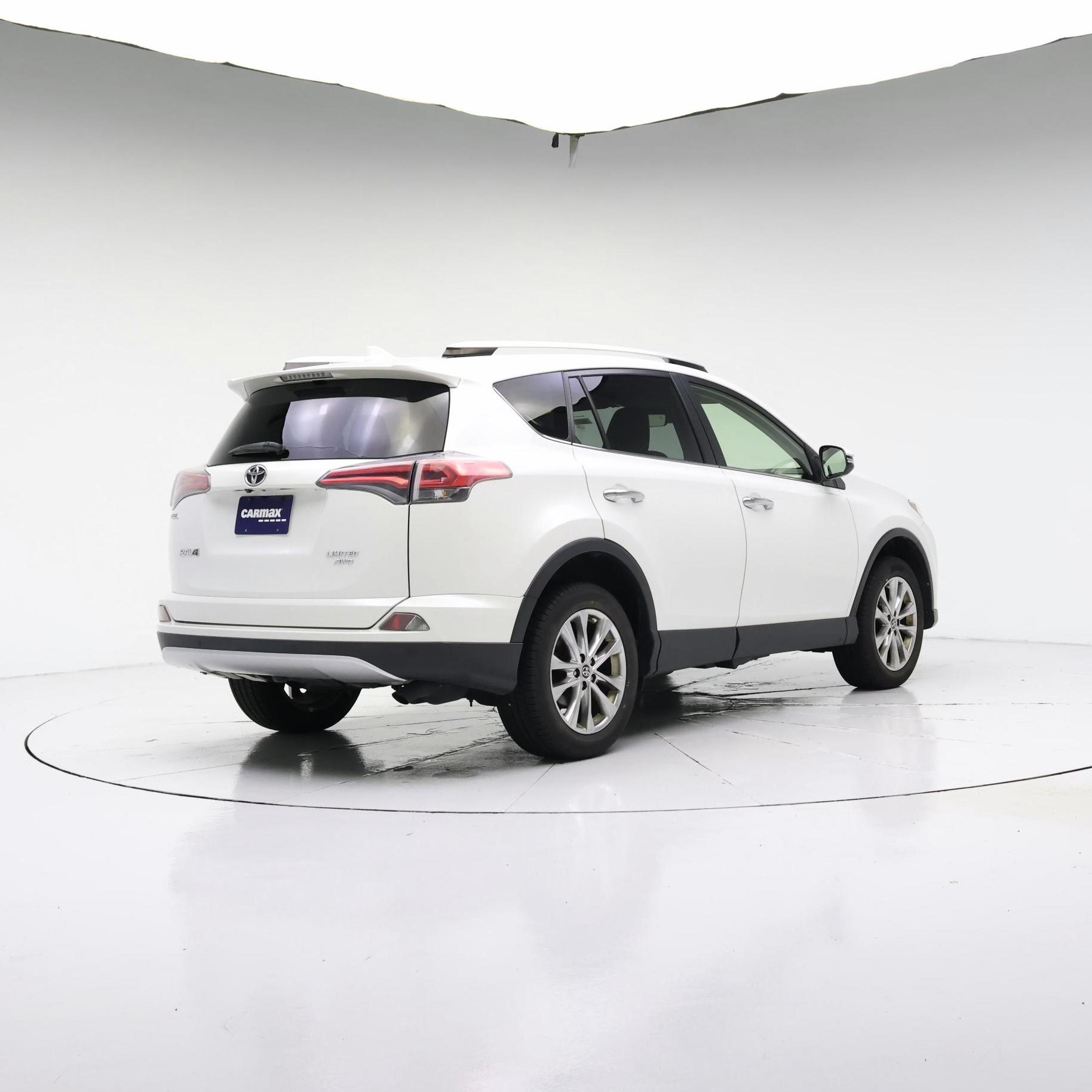 Thumbnail: 2016 Toyota RAV4 - 8