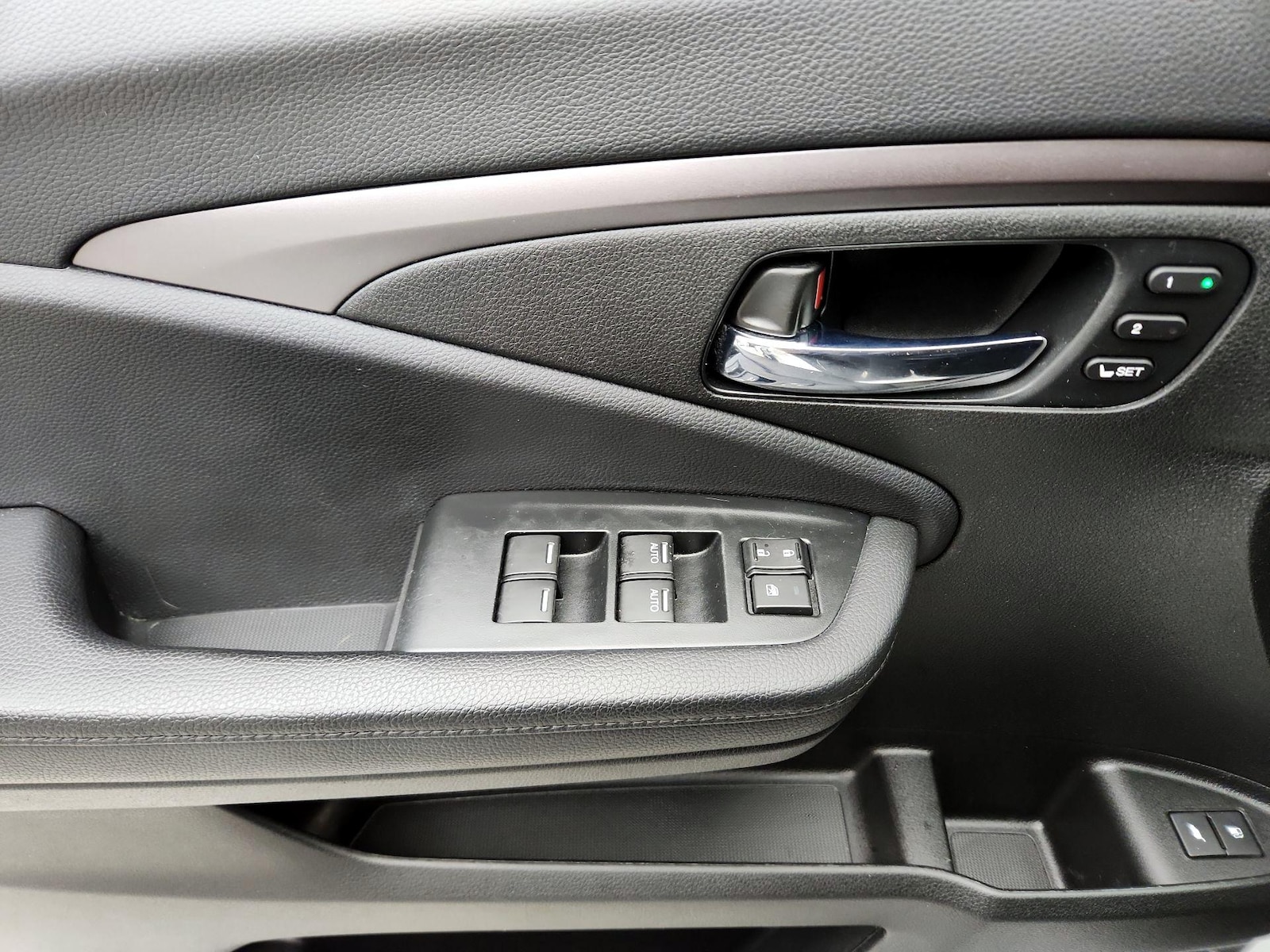 2022 Honda Pilot SE - Photo 13