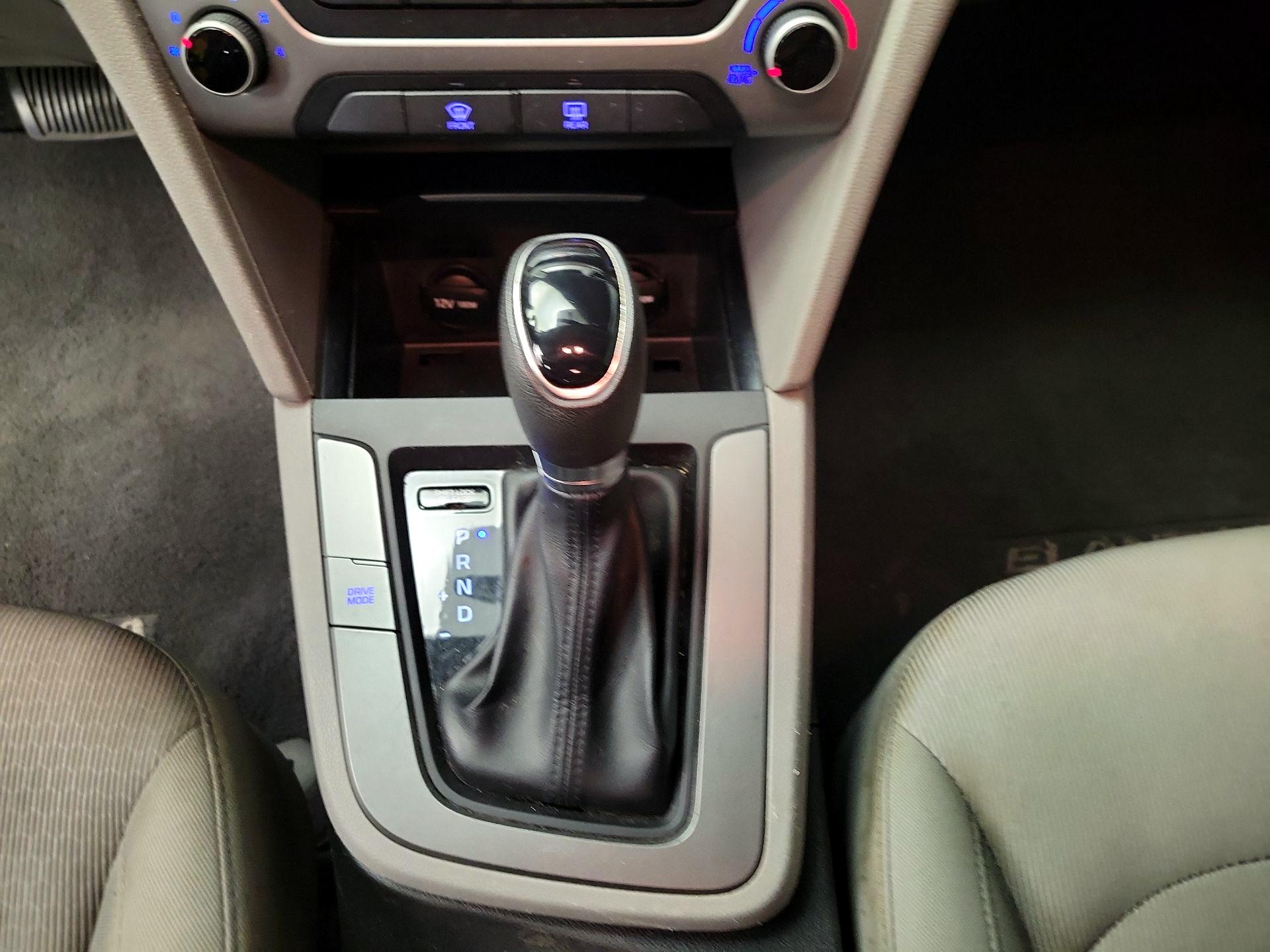 Thumbnail: 2018 Hyundai Elantra - 17