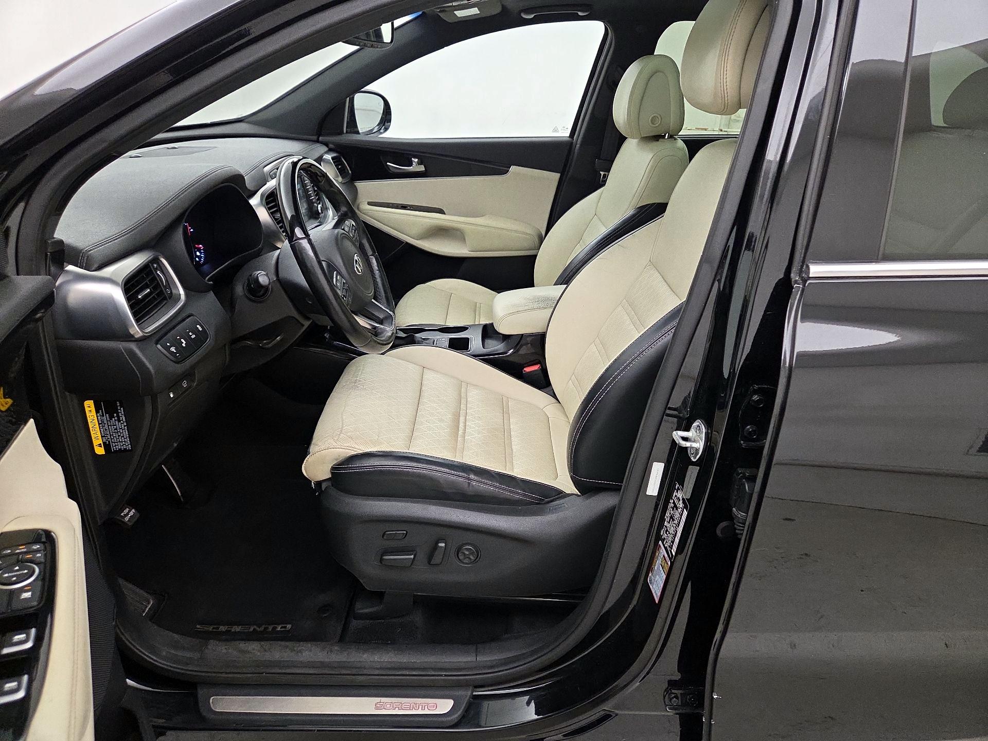 Thumbnail: 2016 Kia Sorento - 11