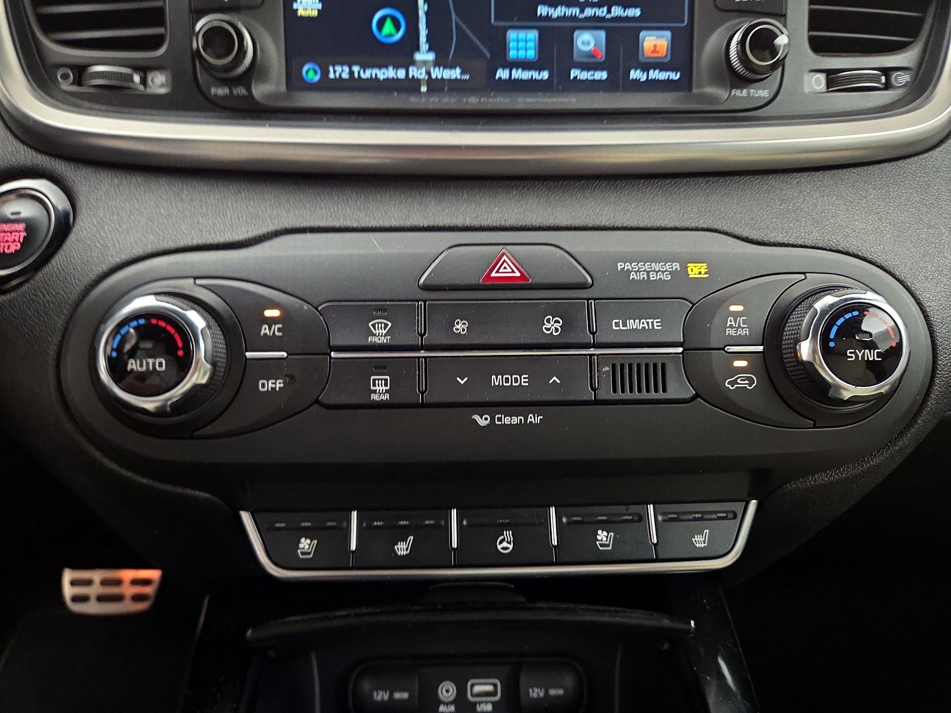 Thumbnail: 2016 Kia Sorento - 17