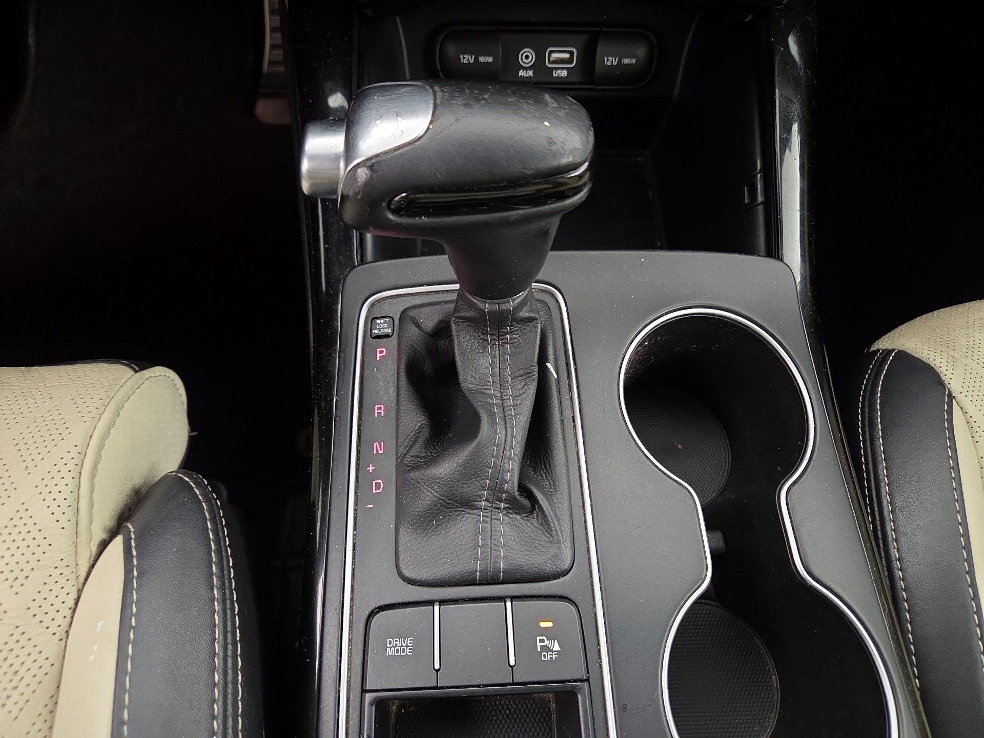 Thumbnail: 2016 Kia Sorento - 18