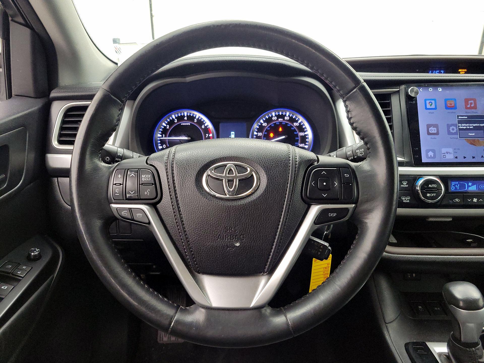 Thumbnail: 2015 Toyota Highlander - 10