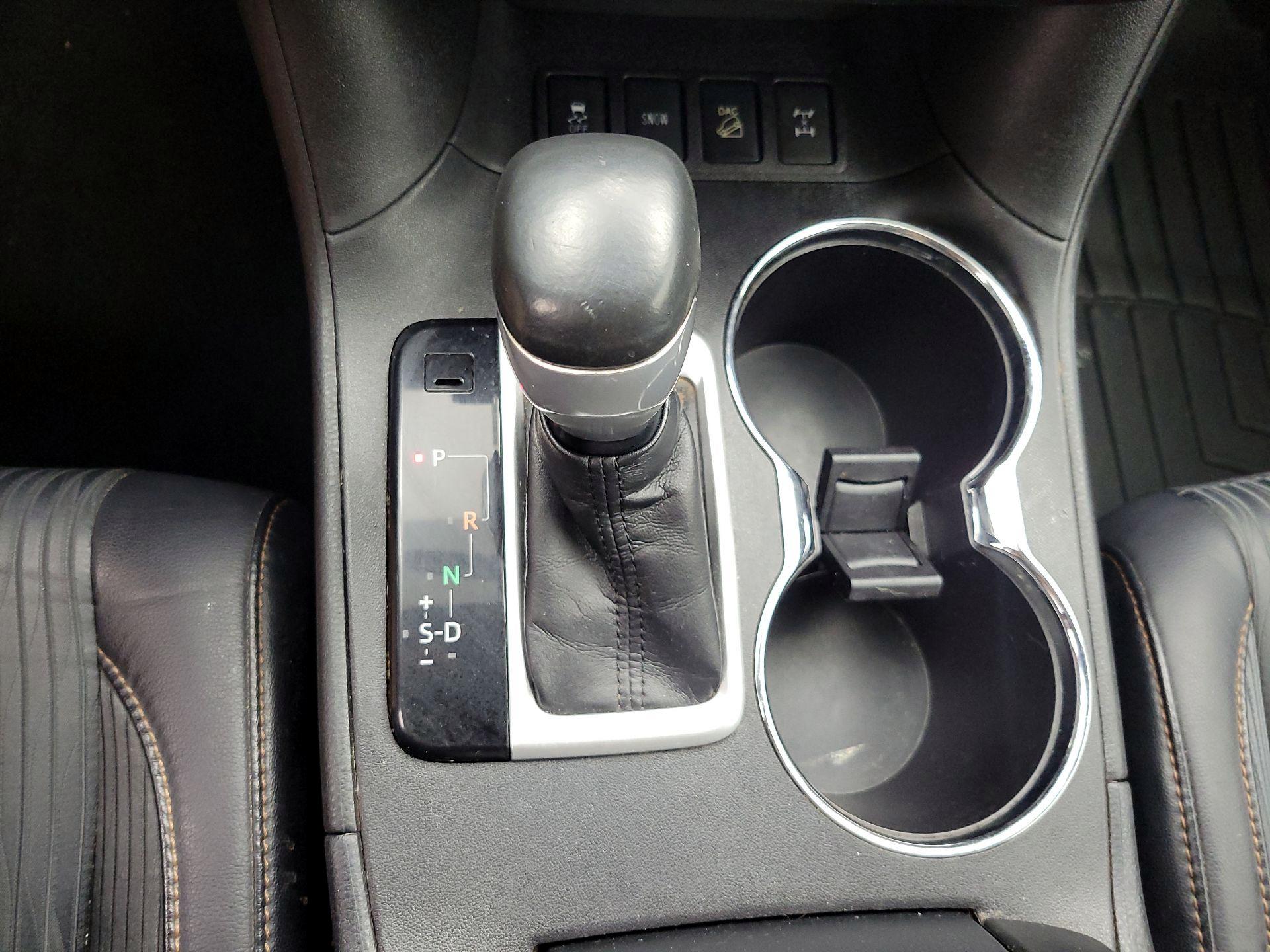 Thumbnail: 2015 Toyota Highlander - 18