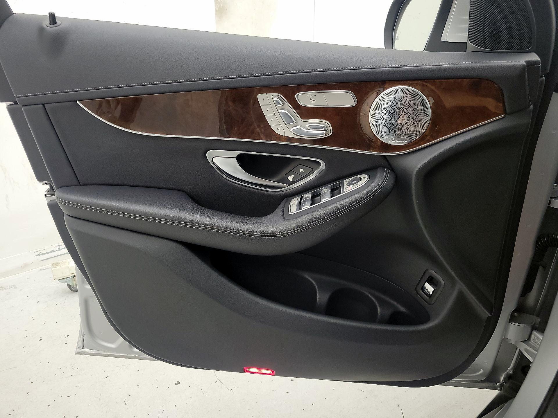 Thumbnail: 2017 Mercedes-Benz GLC - 12