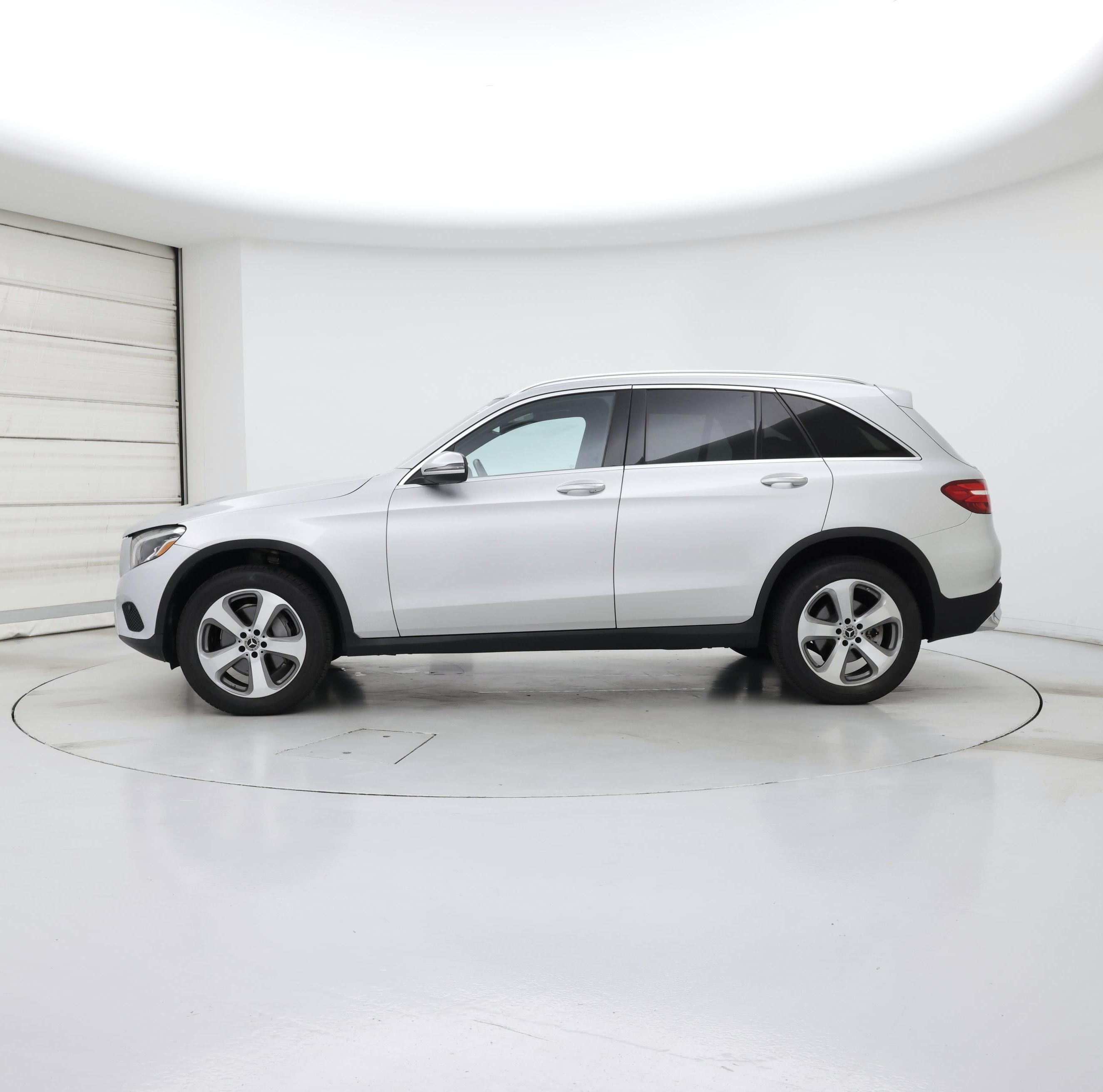 Thumbnail: 2017 Mercedes-Benz GLC - 3