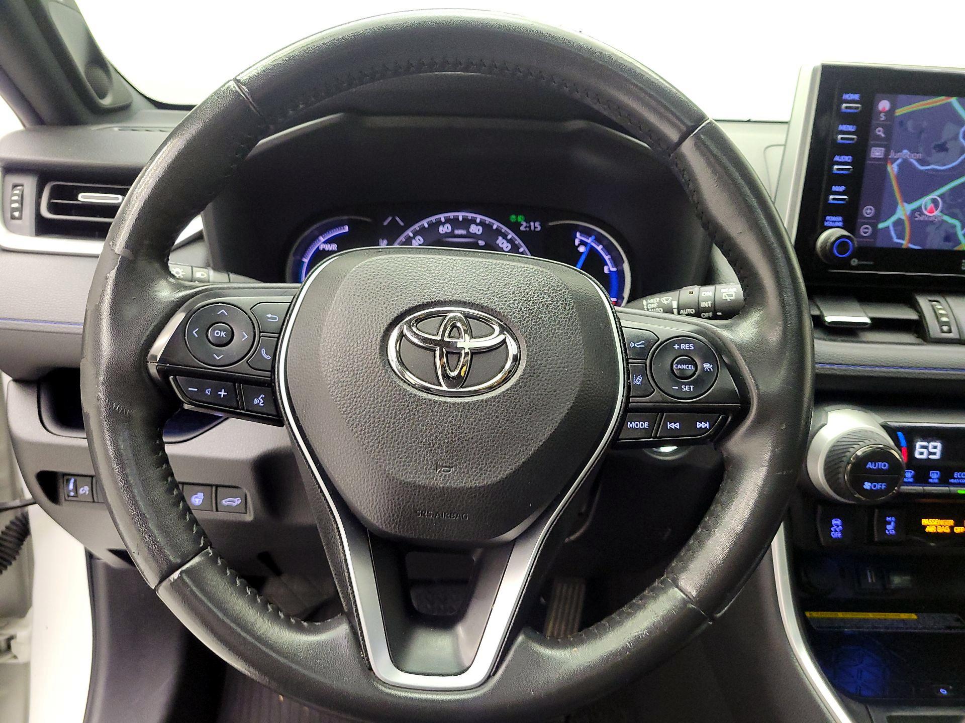 Thumbnail: 2021 Toyota RAV4 - 10