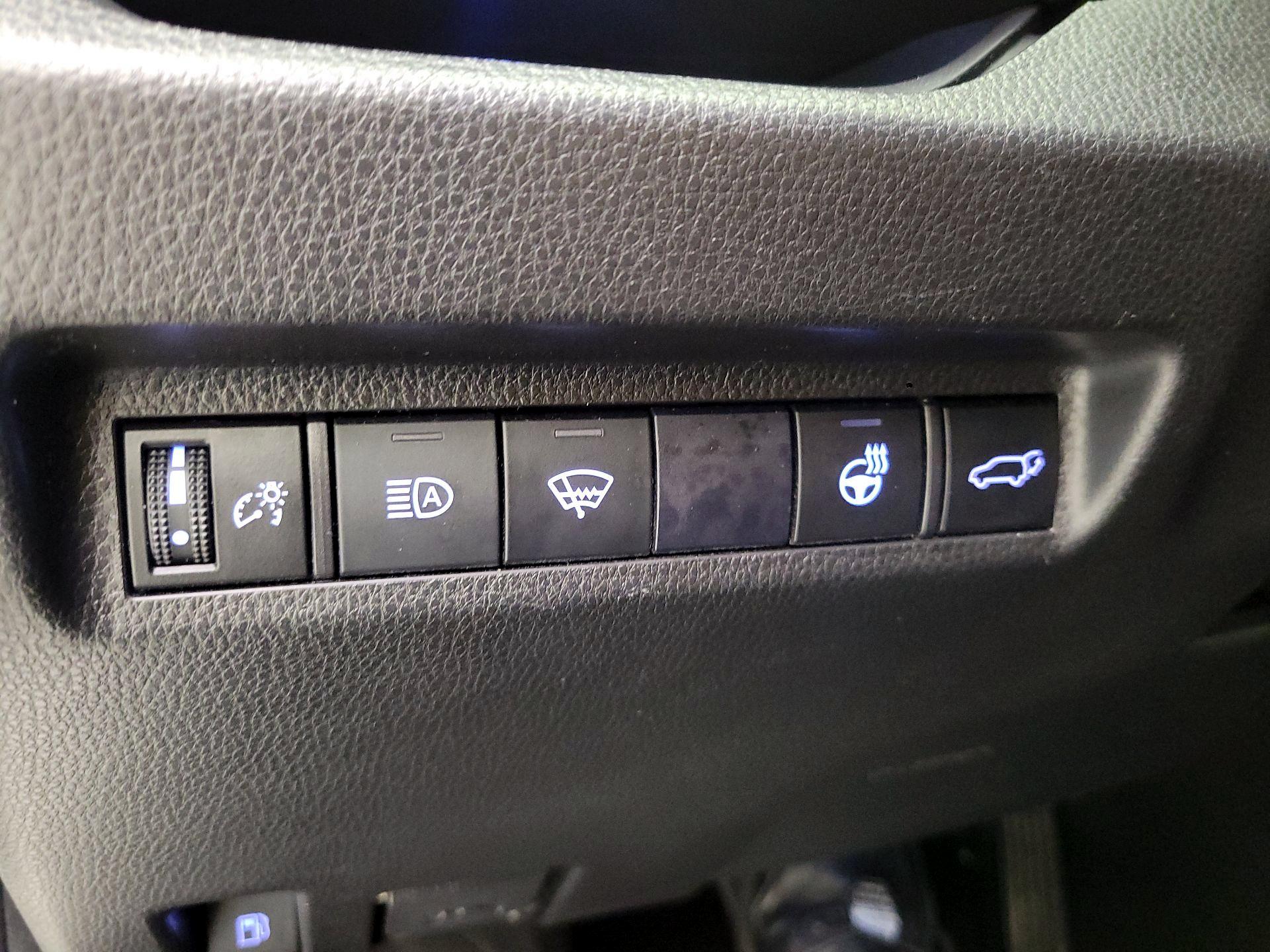Thumbnail: 2021 Toyota RAV4 - 13
