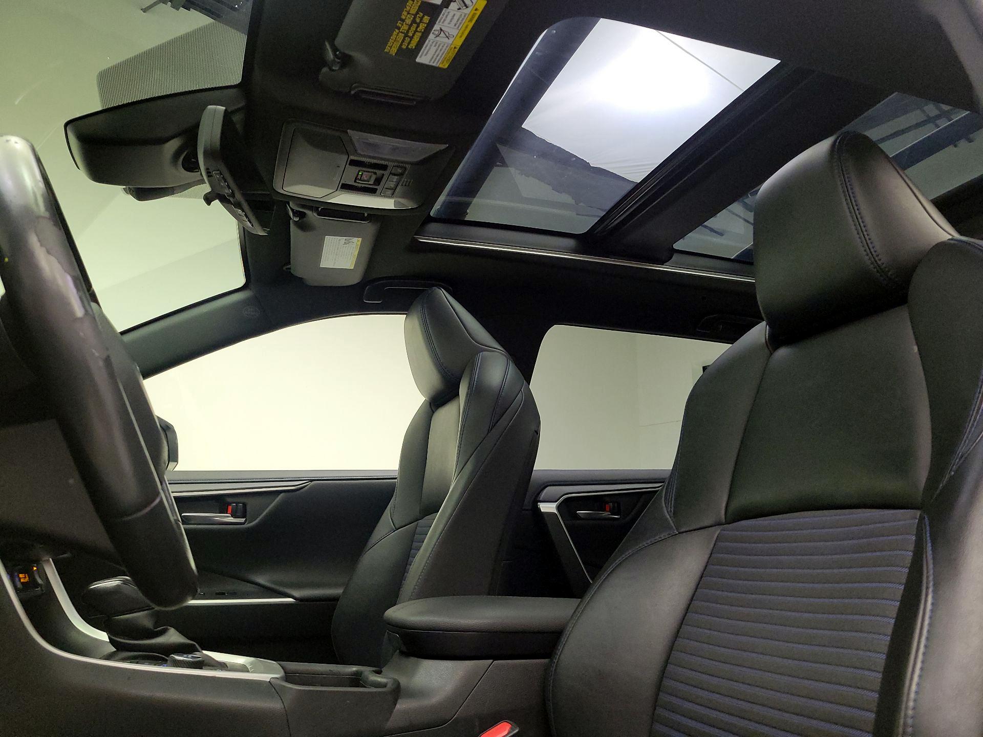 Thumbnail: 2021 Toyota RAV4 - 20
