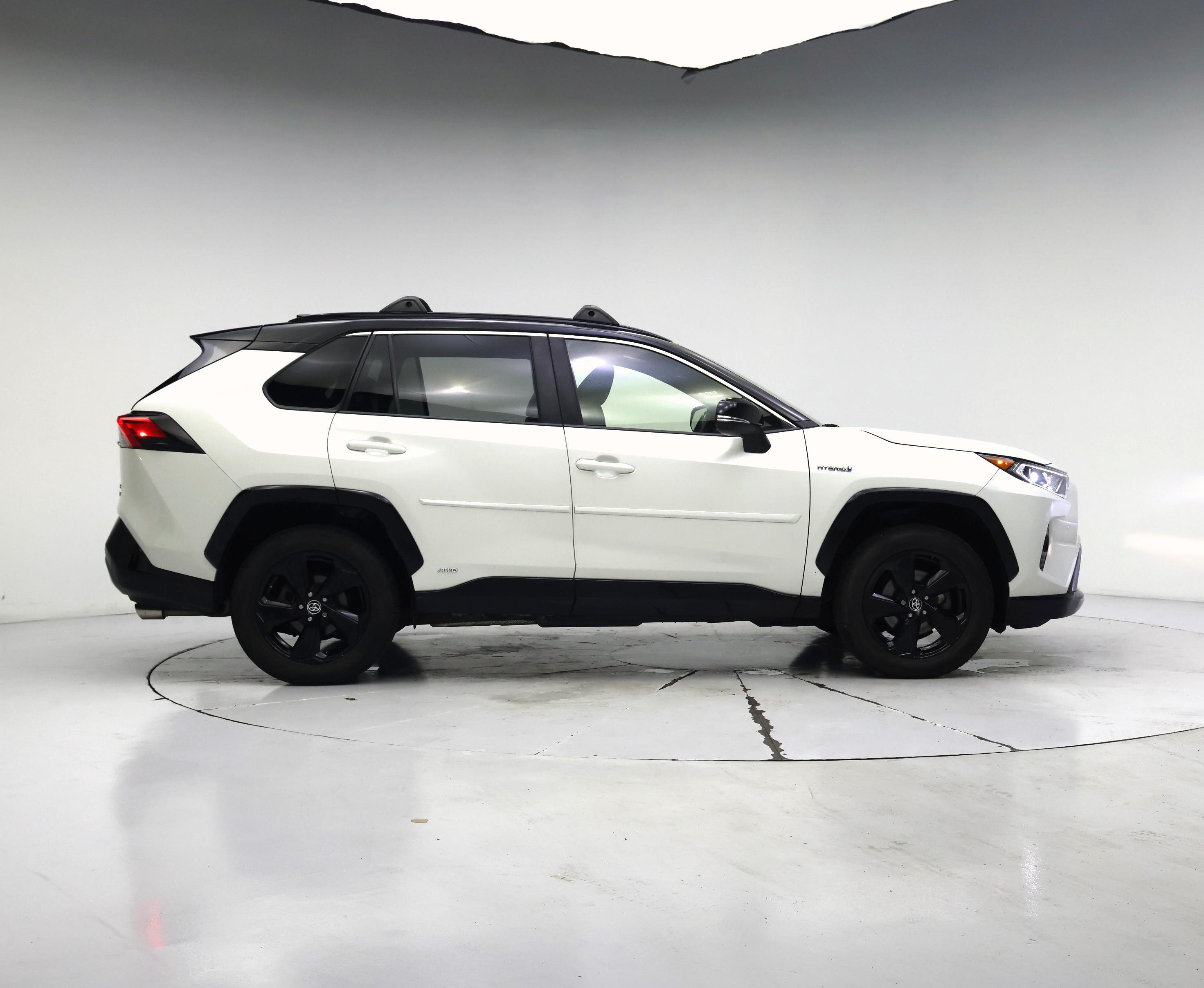 Thumbnail: 2021 Toyota RAV4 - 7