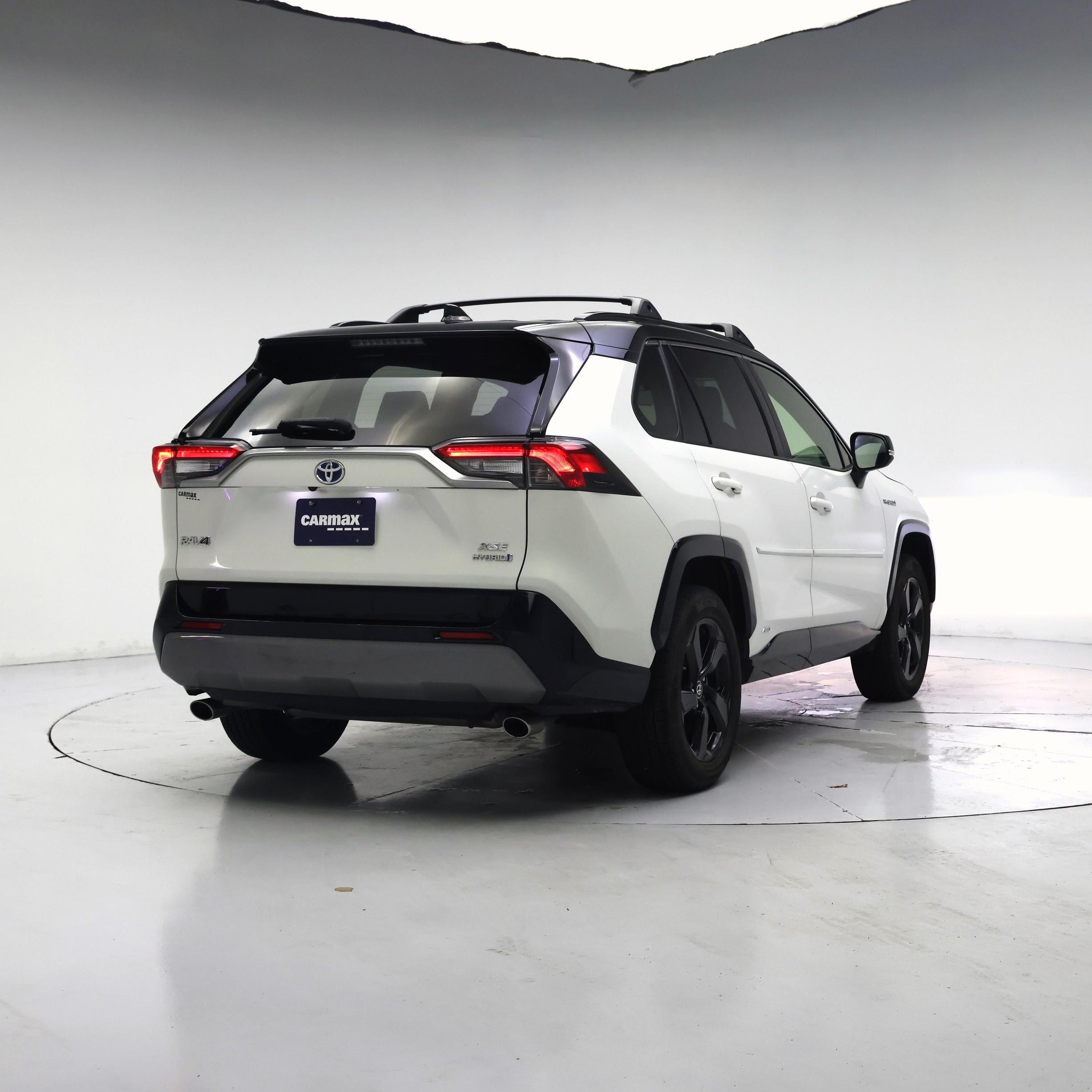 Thumbnail: 2021 Toyota RAV4 - 8