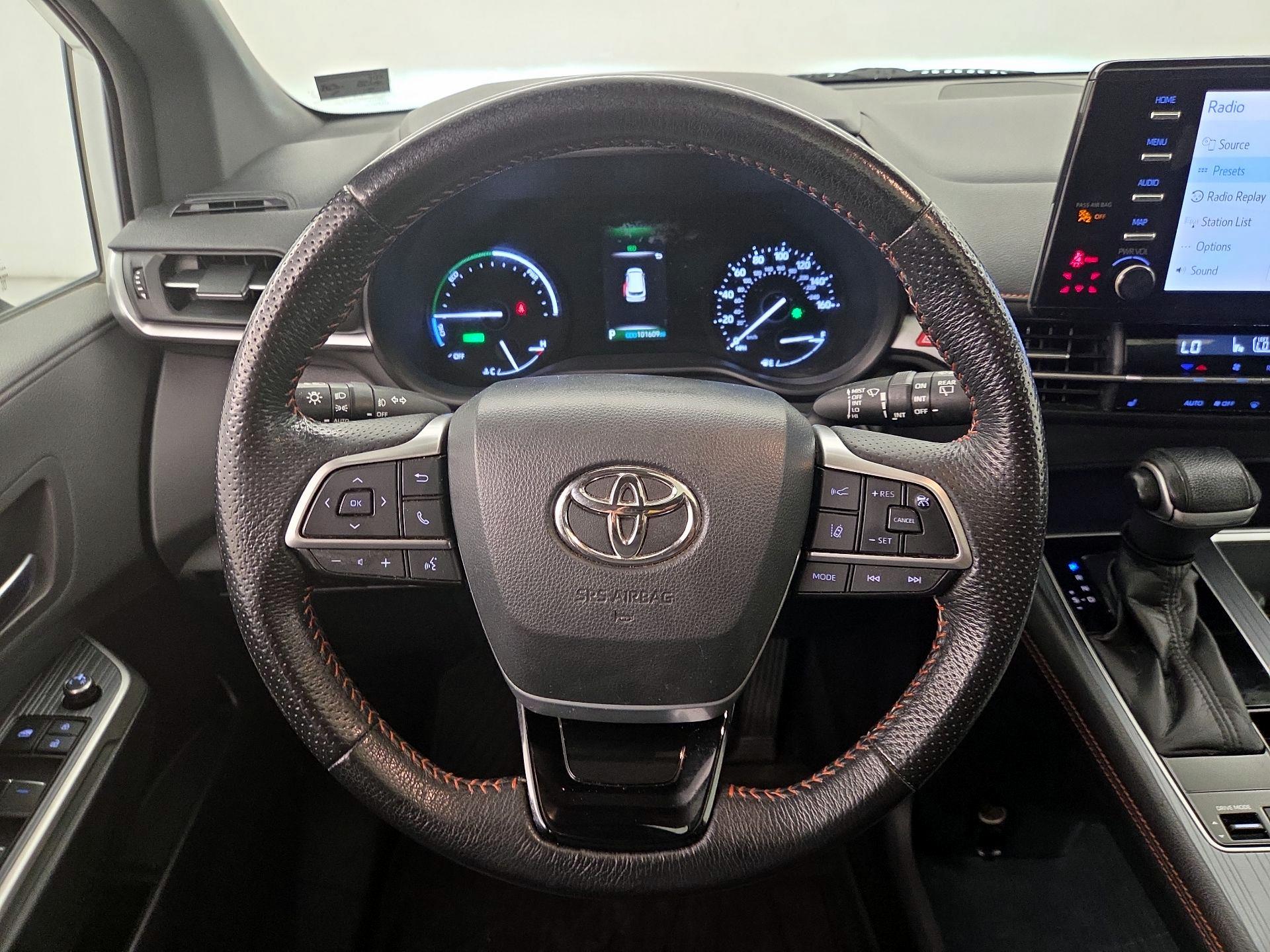 Thumbnail: 2021 Toyota Sienna - 10