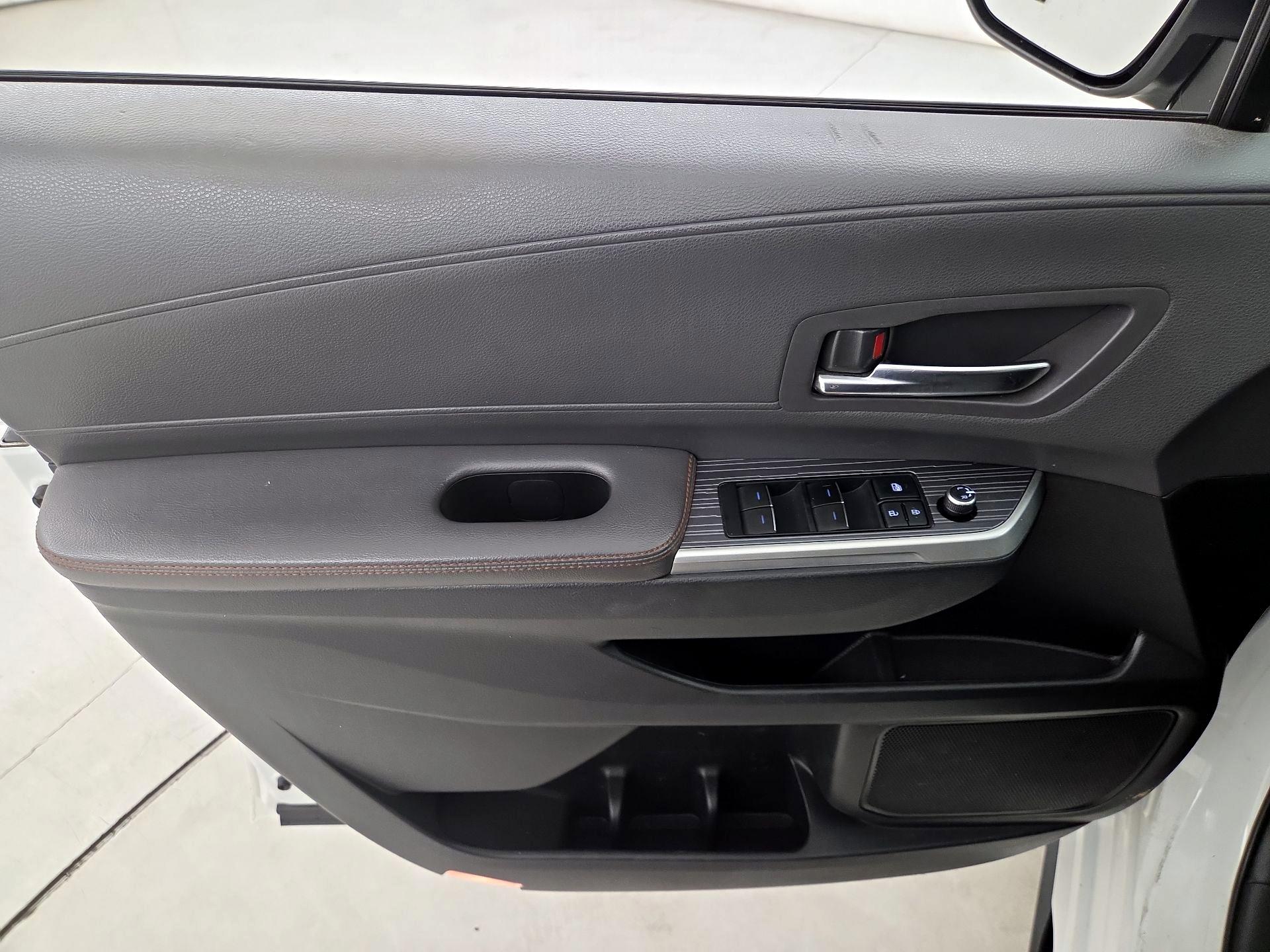 Thumbnail: 2021 Toyota Sienna - 12