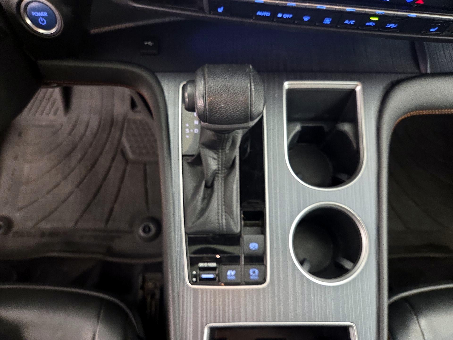 Thumbnail: 2021 Toyota Sienna - 18