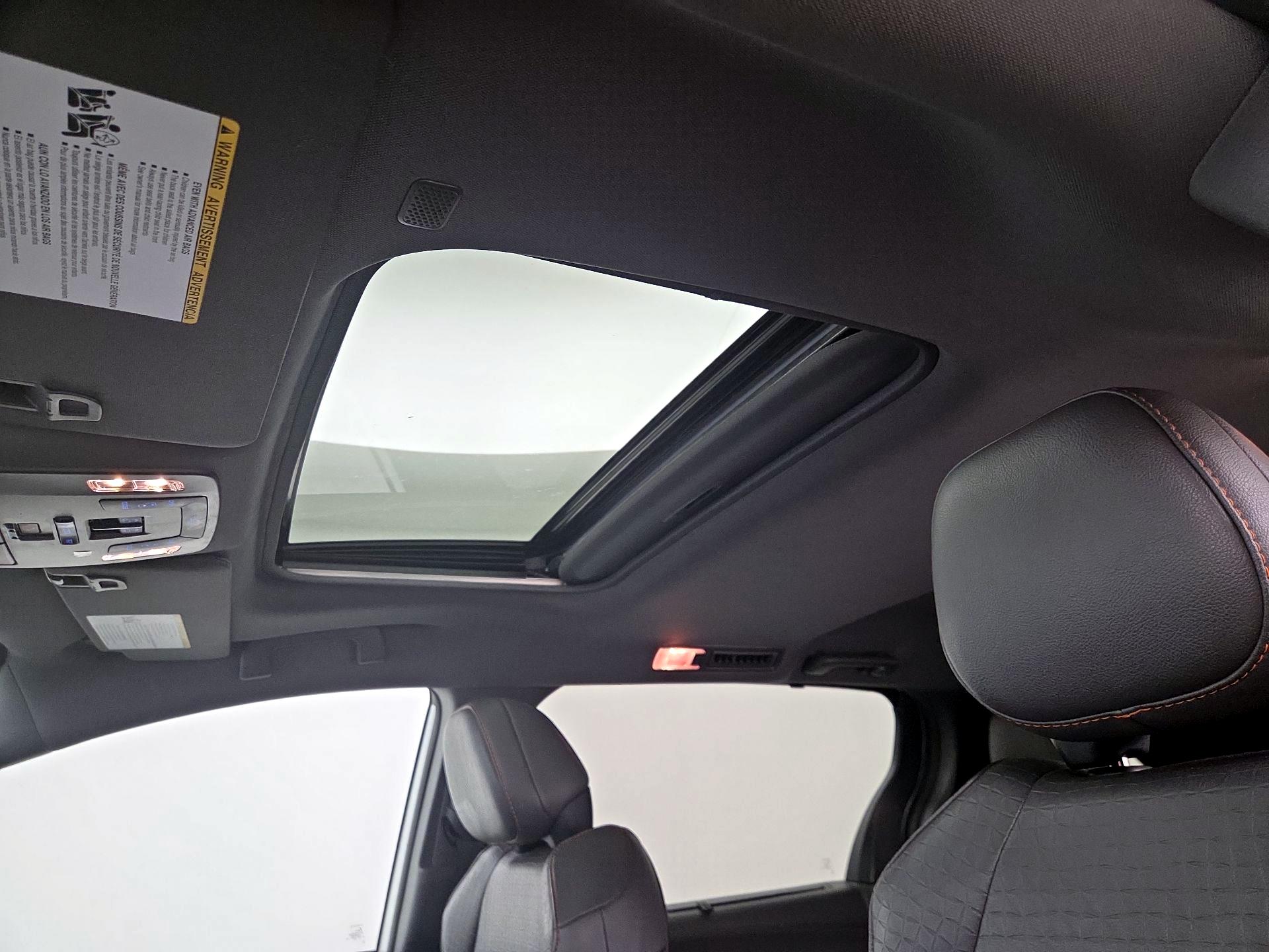 Thumbnail: 2021 Toyota Sienna - 20