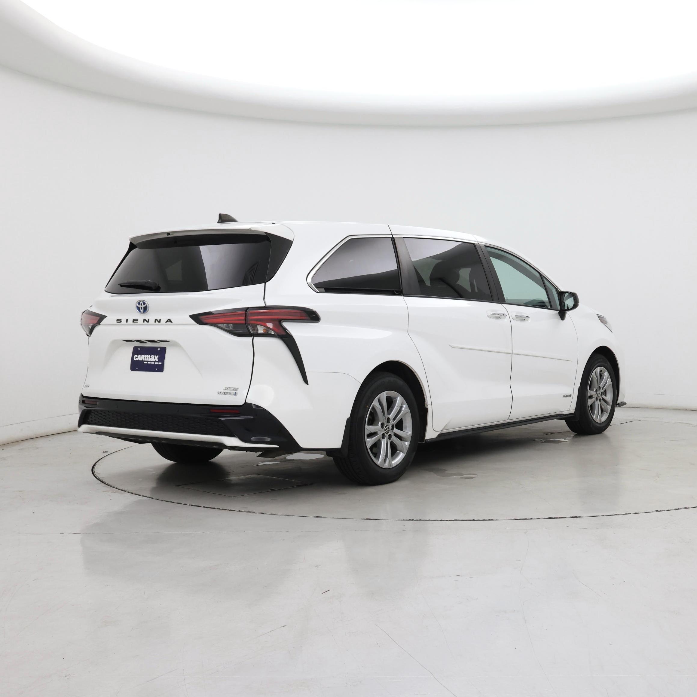 Thumbnail: 2021 Toyota Sienna - 8