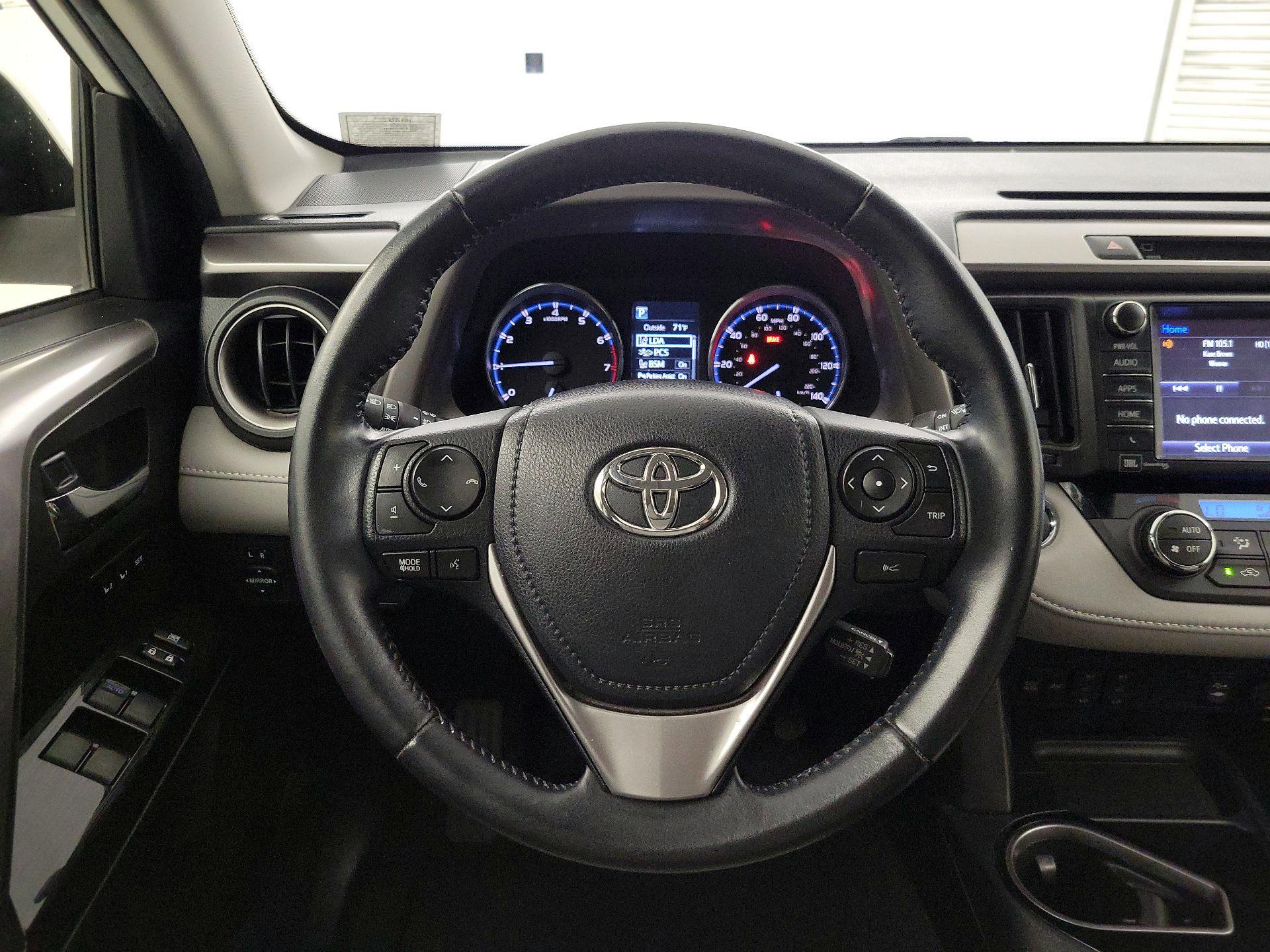 Thumbnail: 2016 Toyota RAV4 - 10