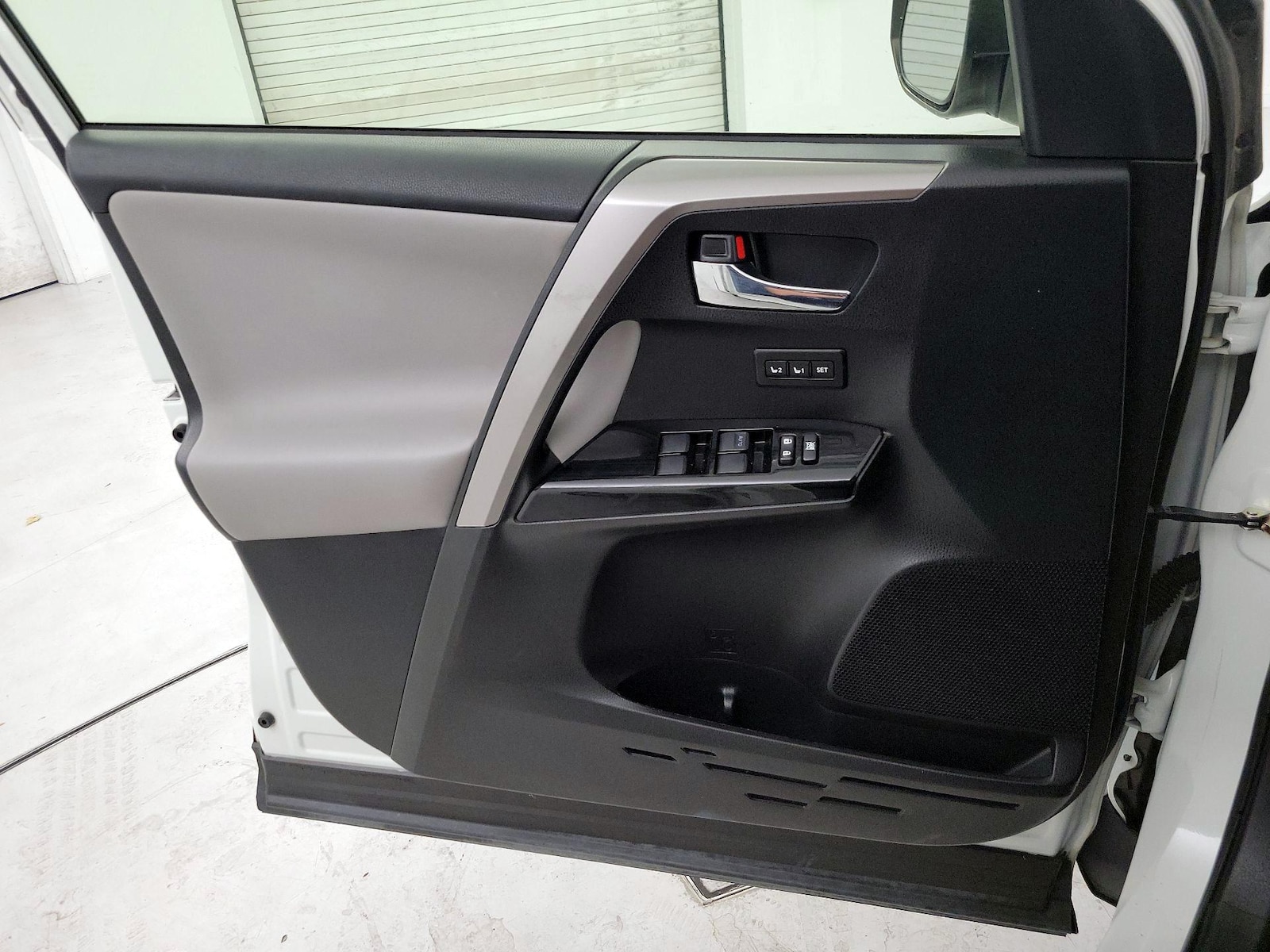 2016 Toyota RAV4 Limited - Photo 13