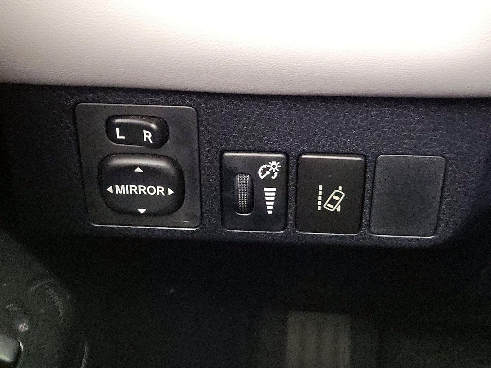 2016 Toyota RAV4 Limited - Photo 14