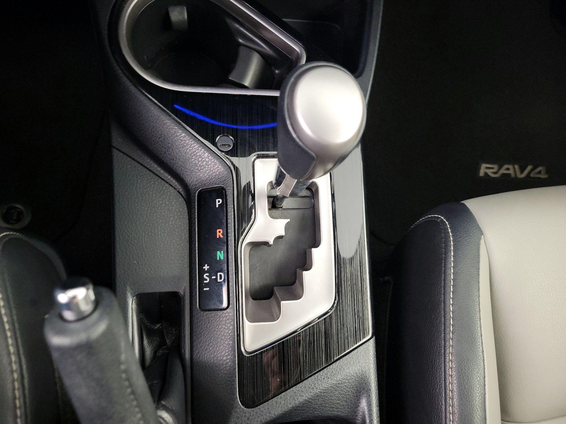 Thumbnail: 2016 Toyota RAV4 - 17