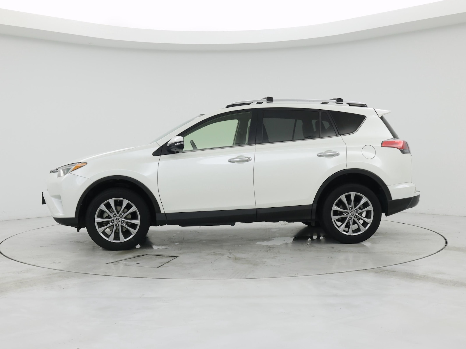 2016 Toyota RAV4 Limited - Photo 4