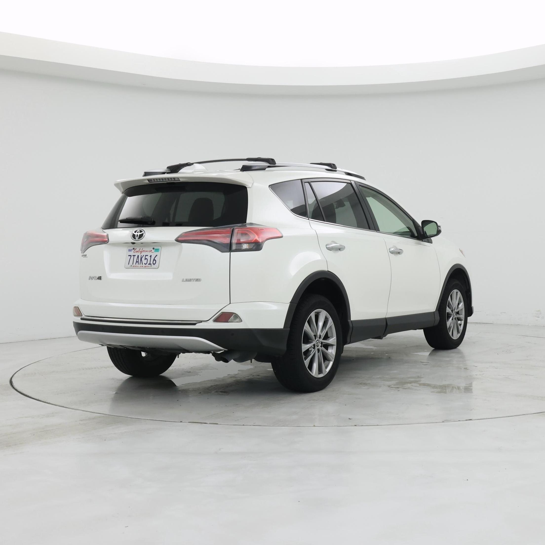 Thumbnail: 2016 Toyota RAV4 - 8