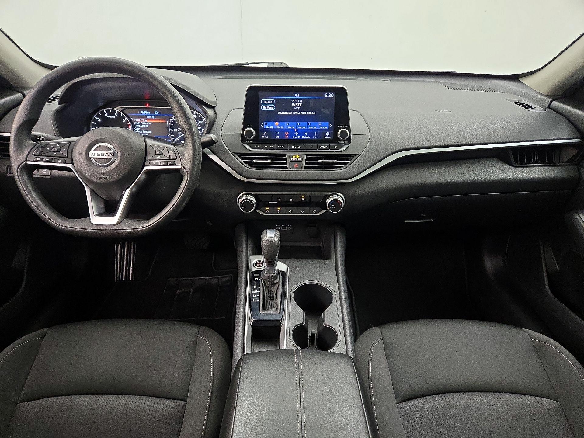 Thumbnail: 2020 Nissan Altima - 9