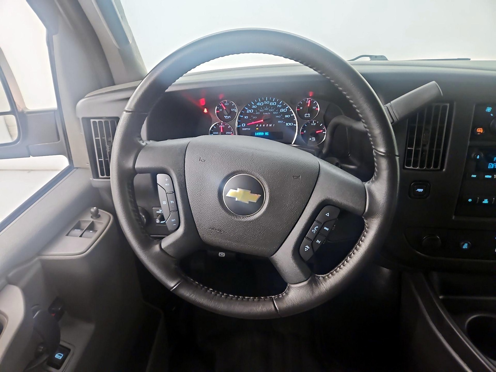 2021 Chevrolet Express Cargo Work Van - Photo 11