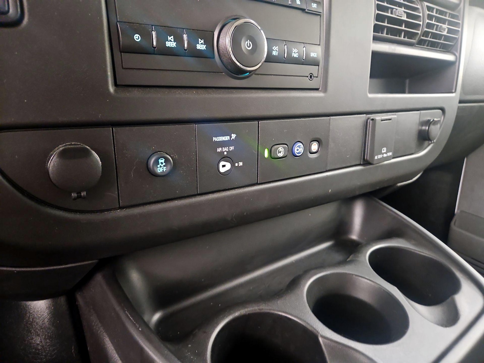 2021 Chevrolet Express Cargo Work Van - Photo 19