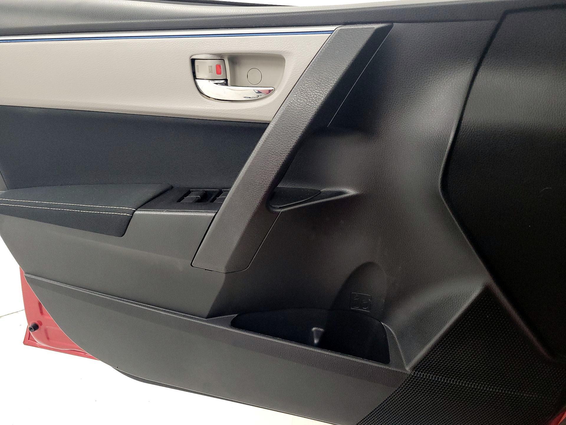 Thumbnail: 2015 Toyota Corolla - 12
