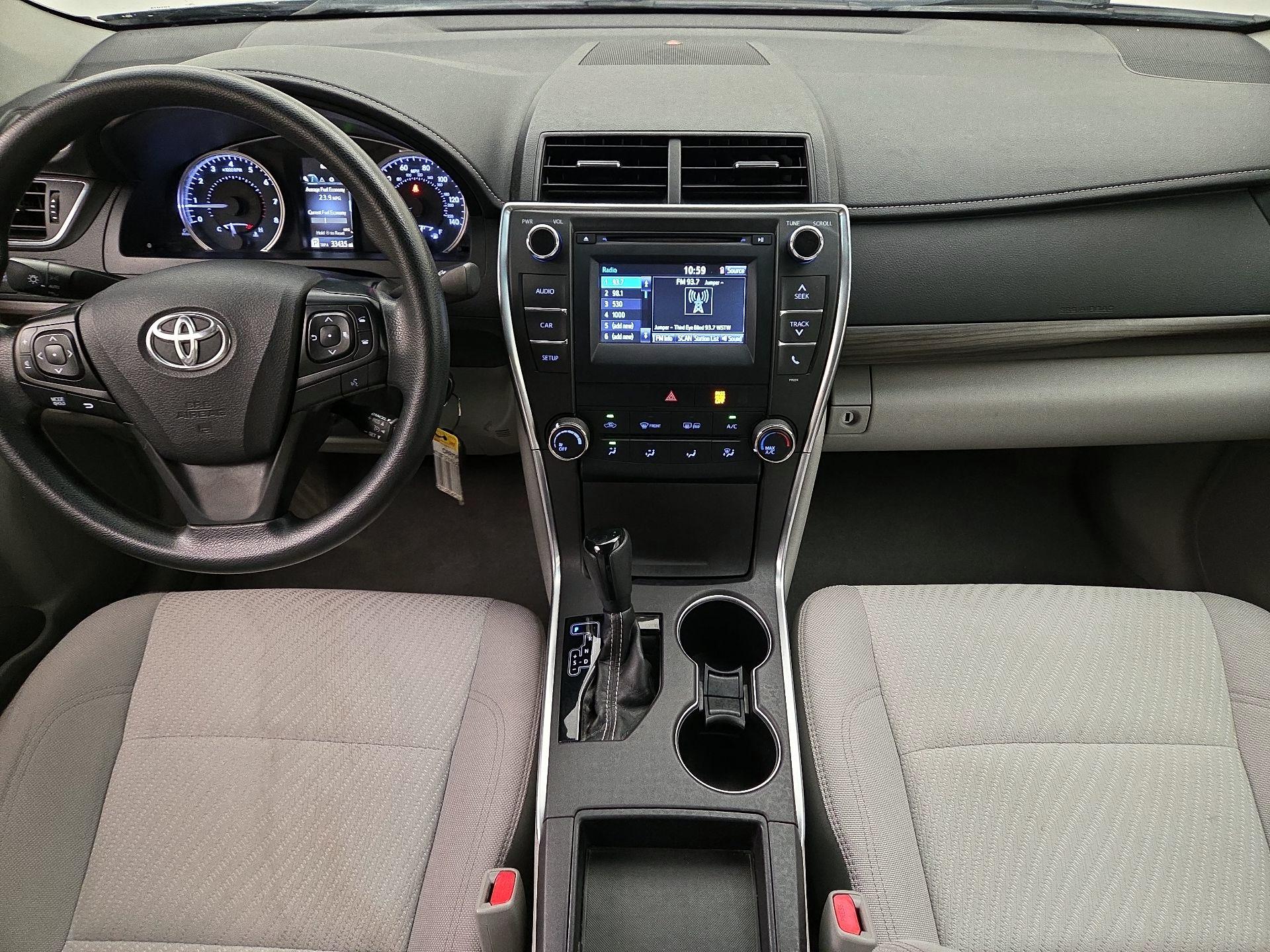 Thumbnail: 2016 Toyota Camry - 9