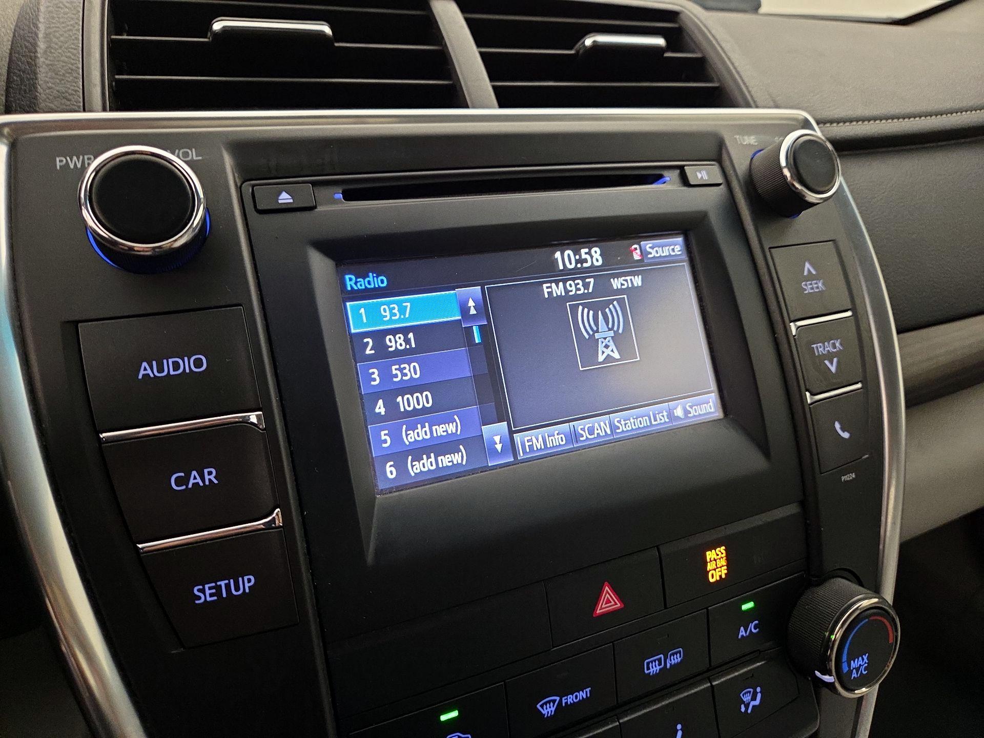 Thumbnail: 2016 Toyota Camry - 14