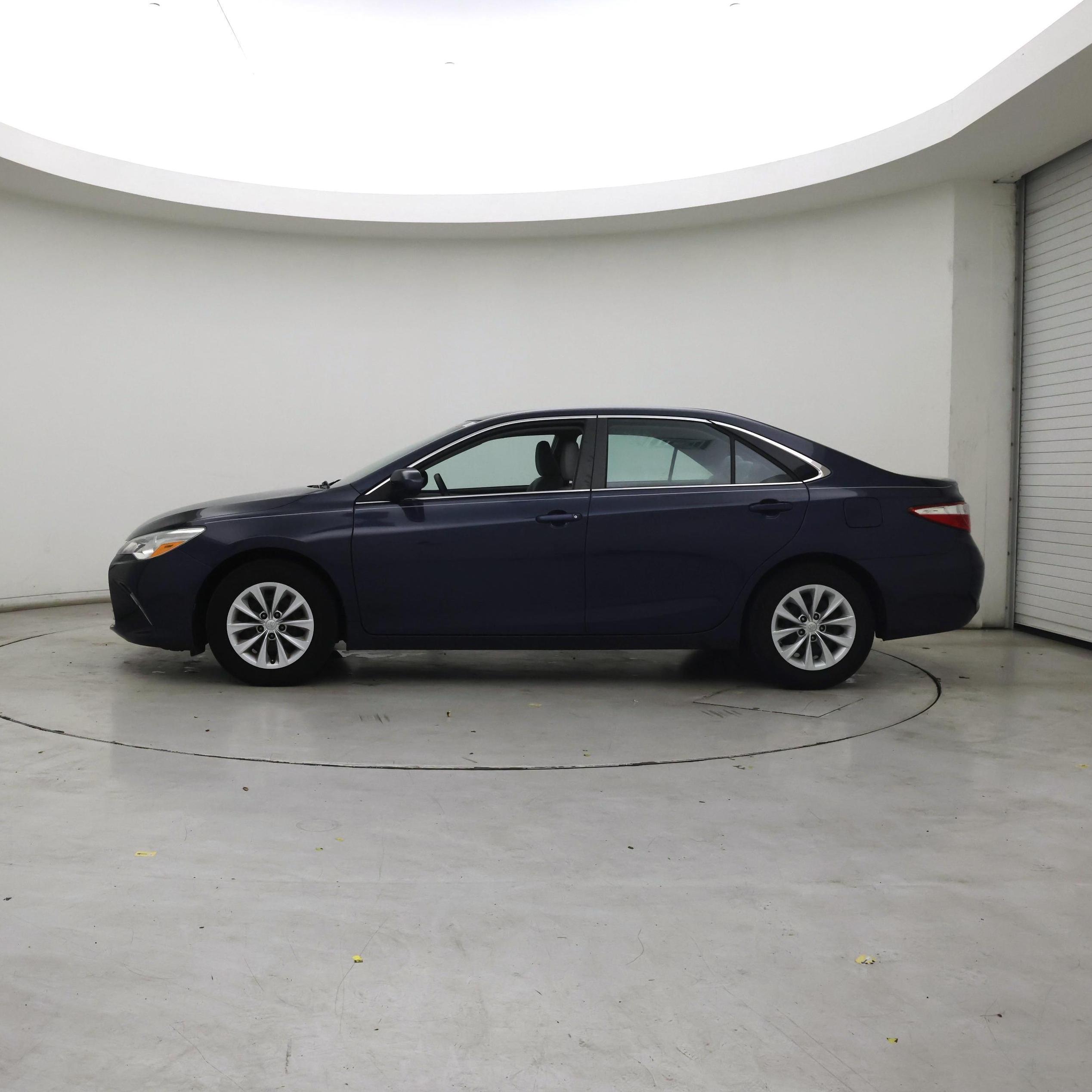 Thumbnail: 2016 Toyota Camry - 3