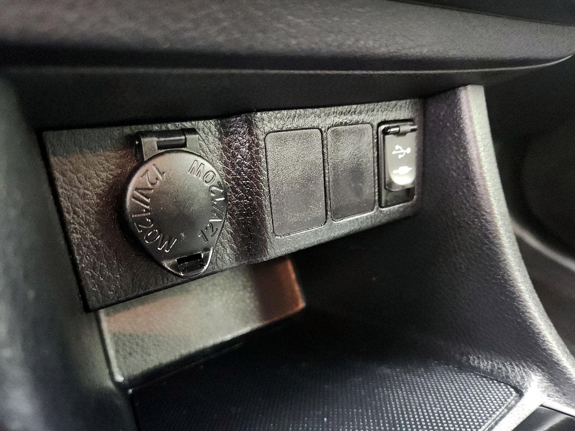 Thumbnail: 2016 Toyota Corolla - 17
