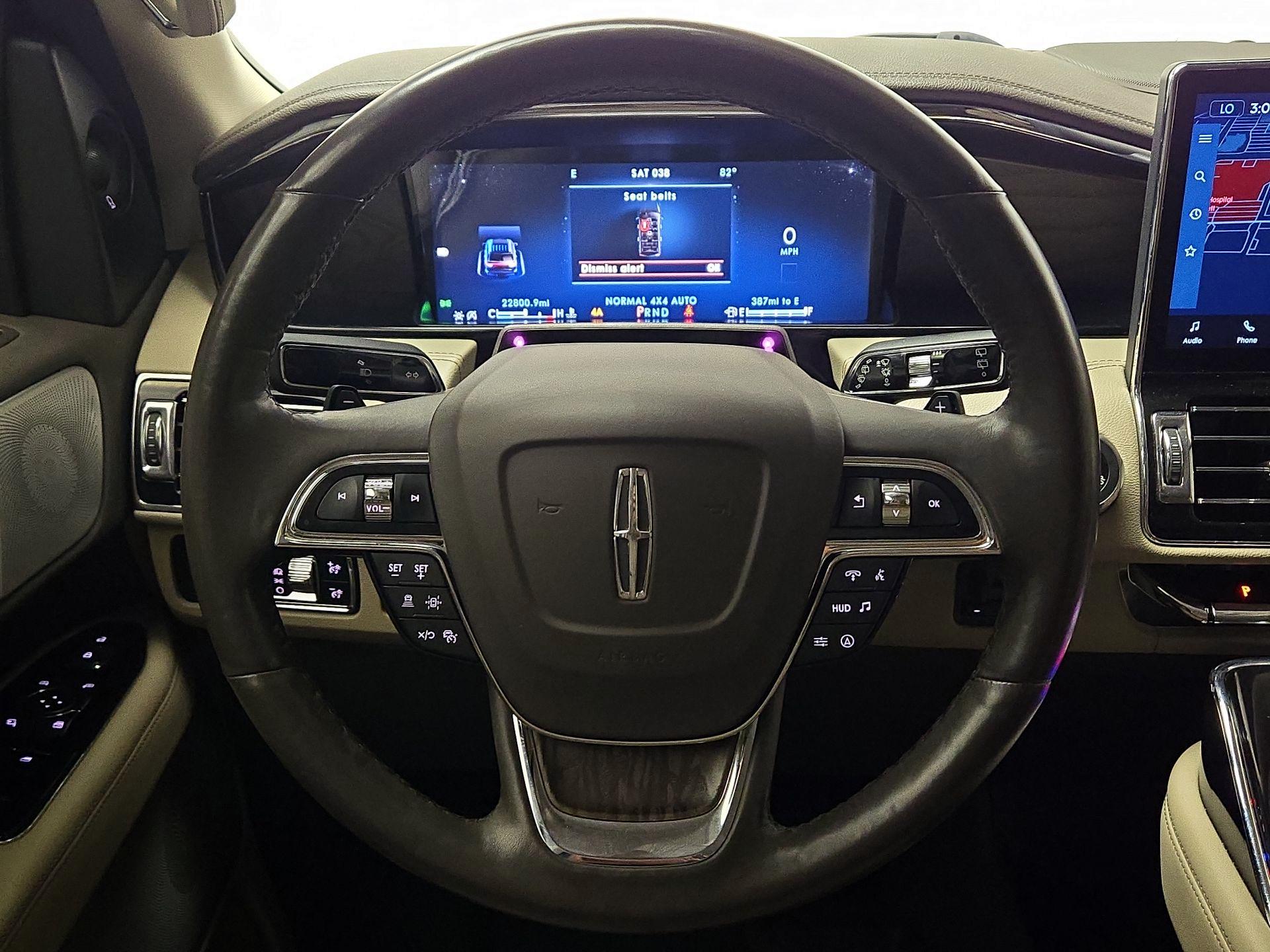 Thumbnail: 2023 Lincoln Navigator - 10