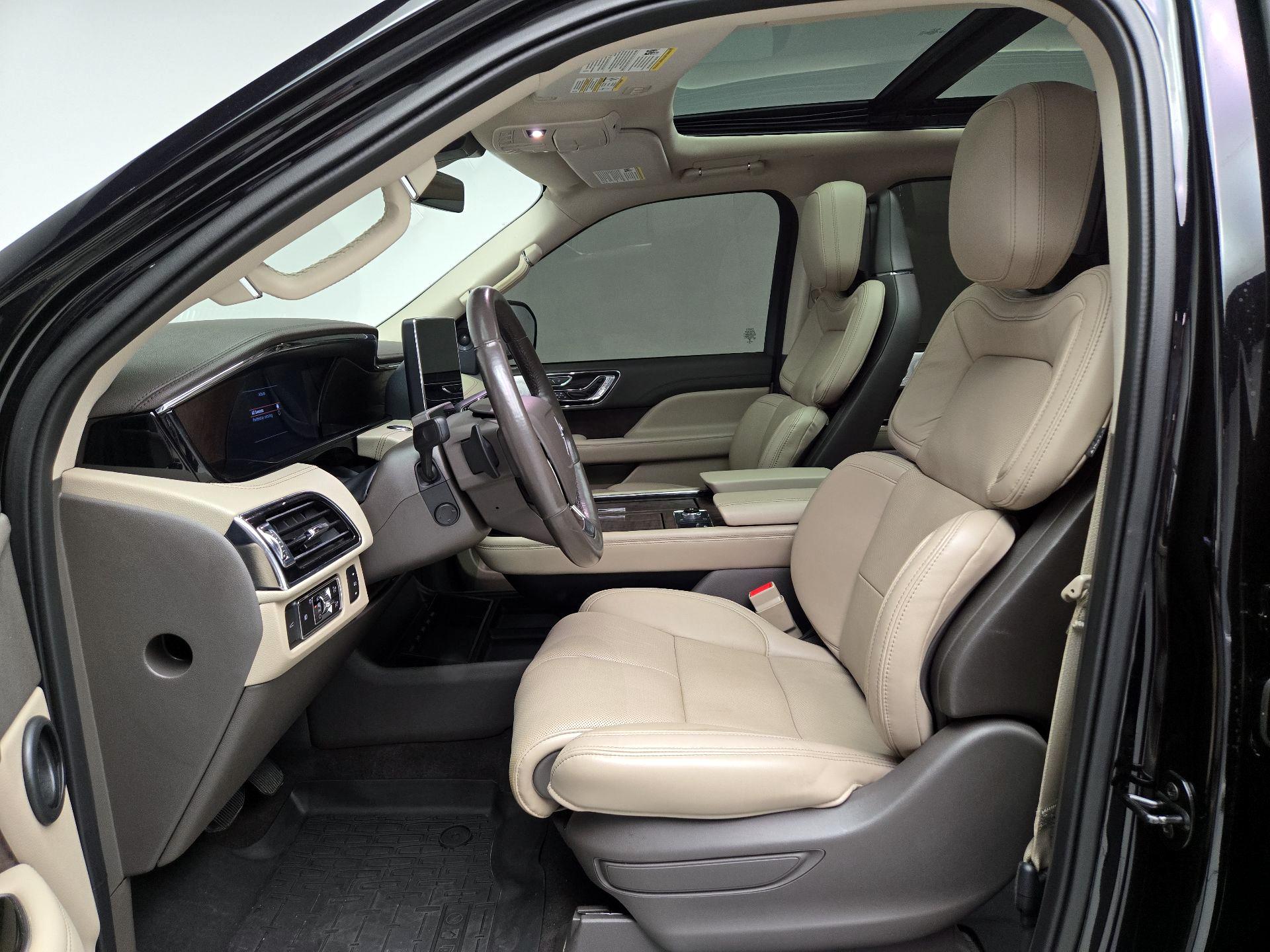 Thumbnail: 2023 Lincoln Navigator - 11