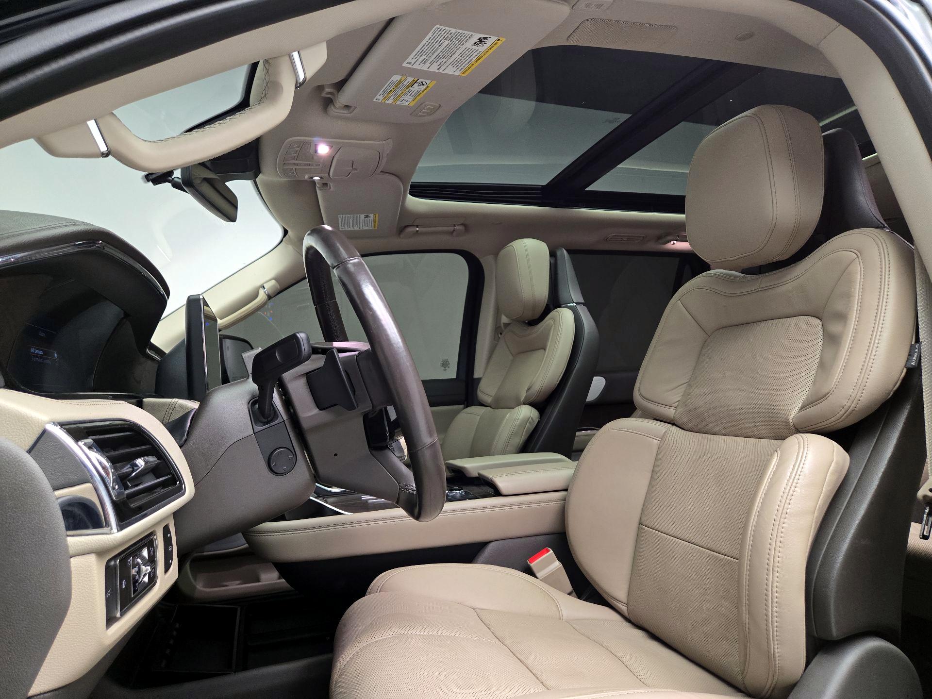 Thumbnail: 2023 Lincoln Navigator - 20