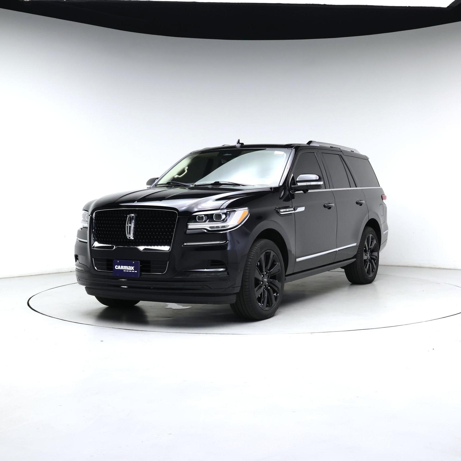 Thumbnail: 2023 Lincoln Navigator - 4