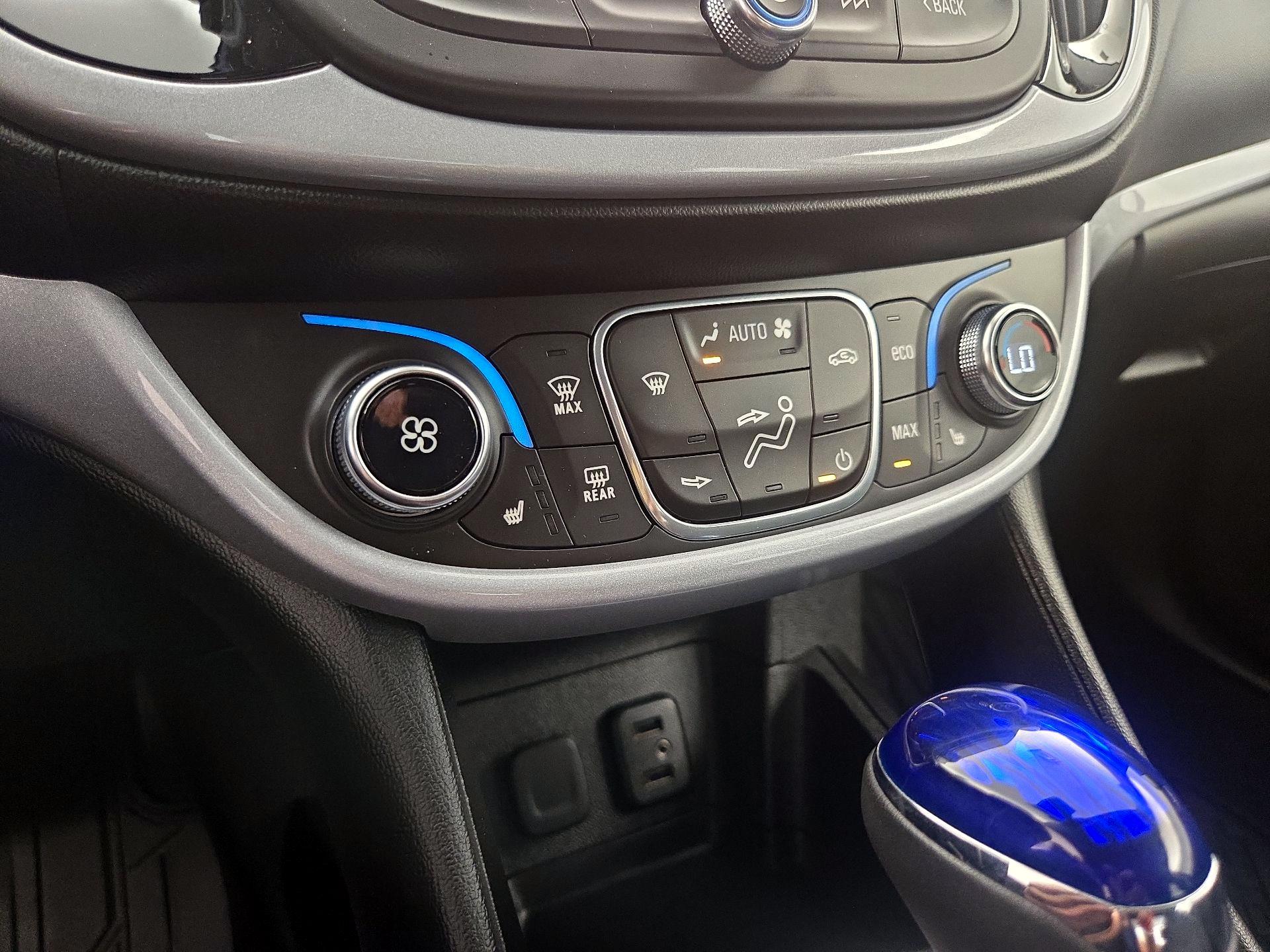 Thumbnail: 2018 Chevrolet Volt - 17
