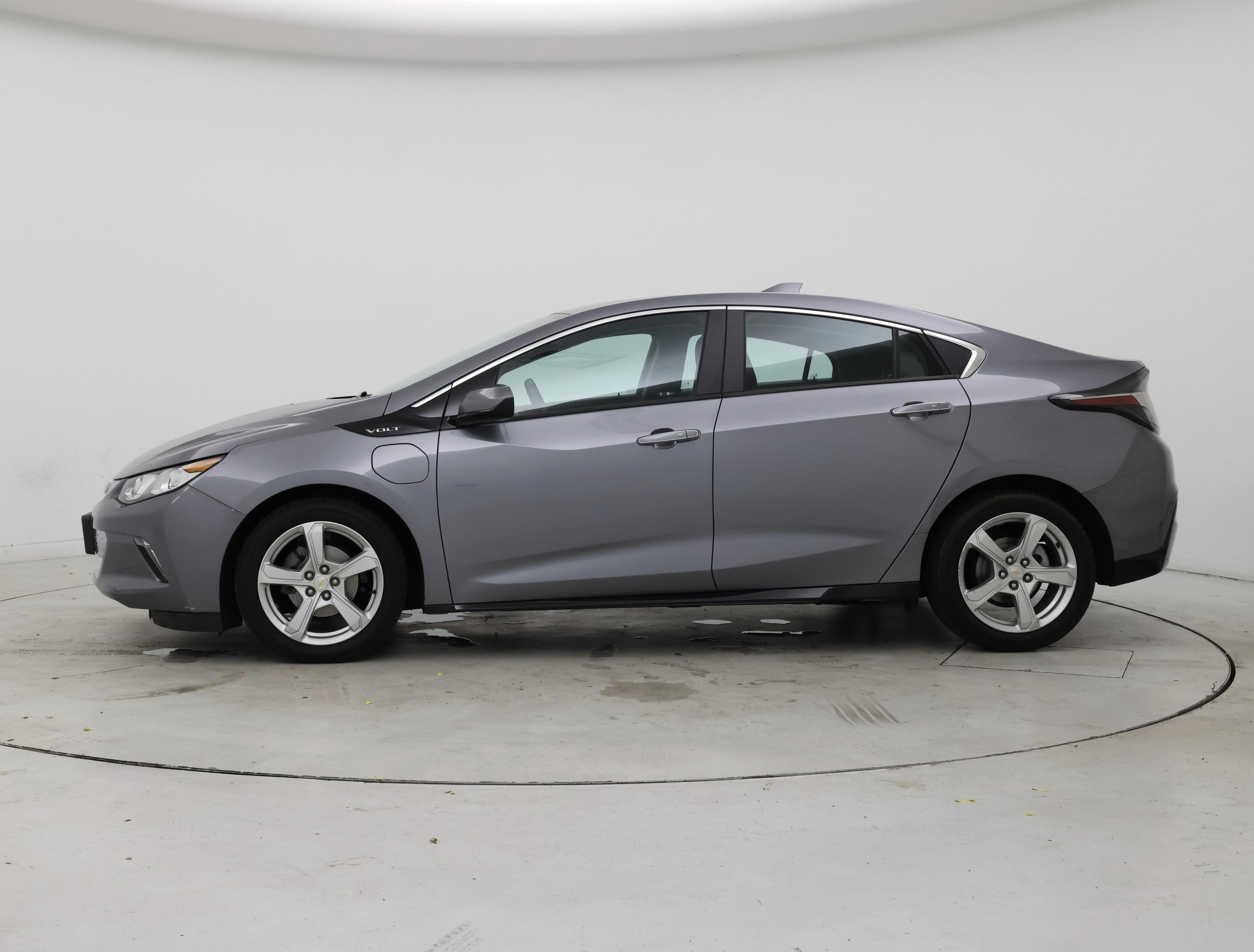 Thumbnail: 2018 Chevrolet Volt - 3