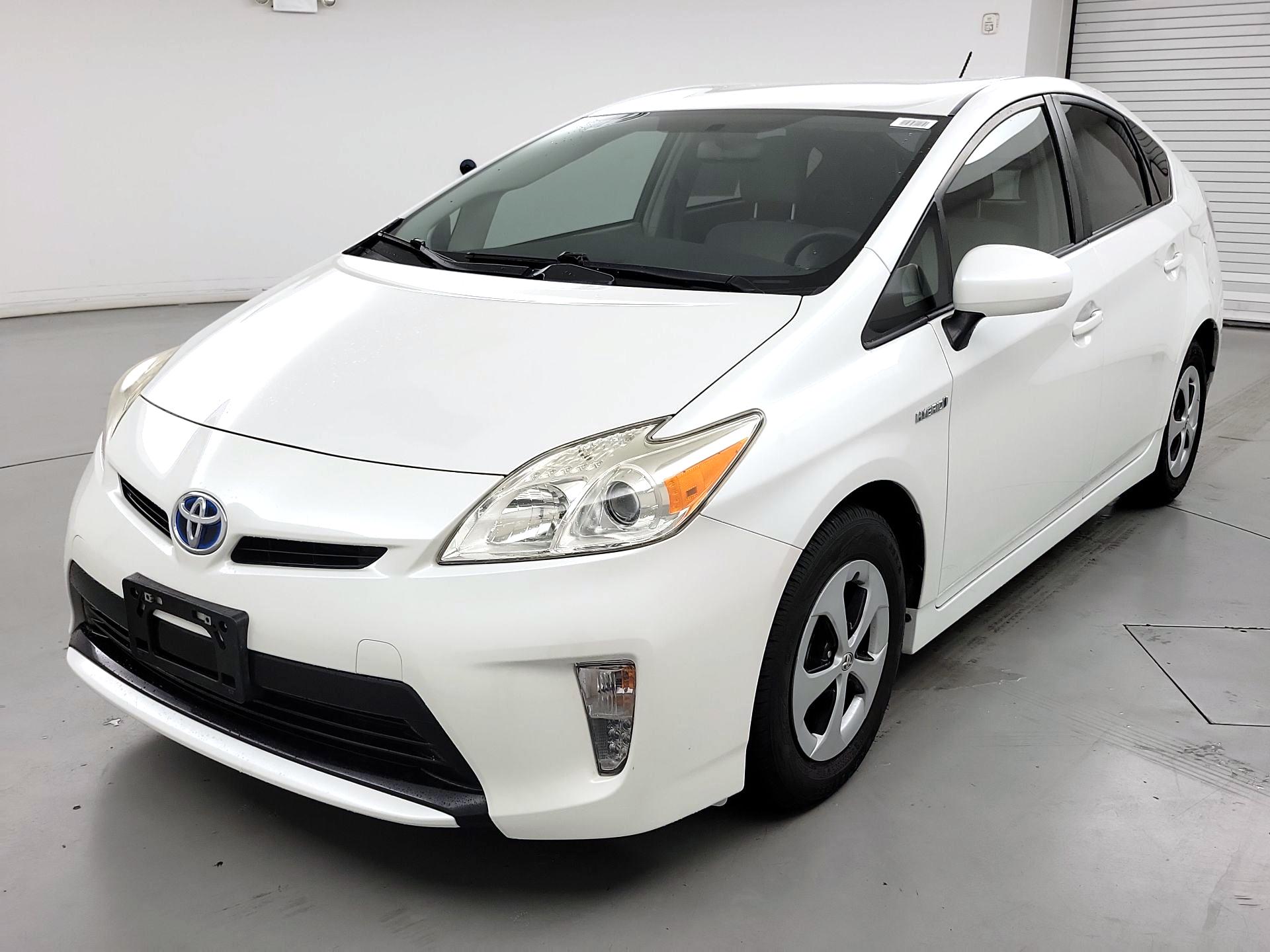 Thumbnail: 2014 Toyota Prius - 3