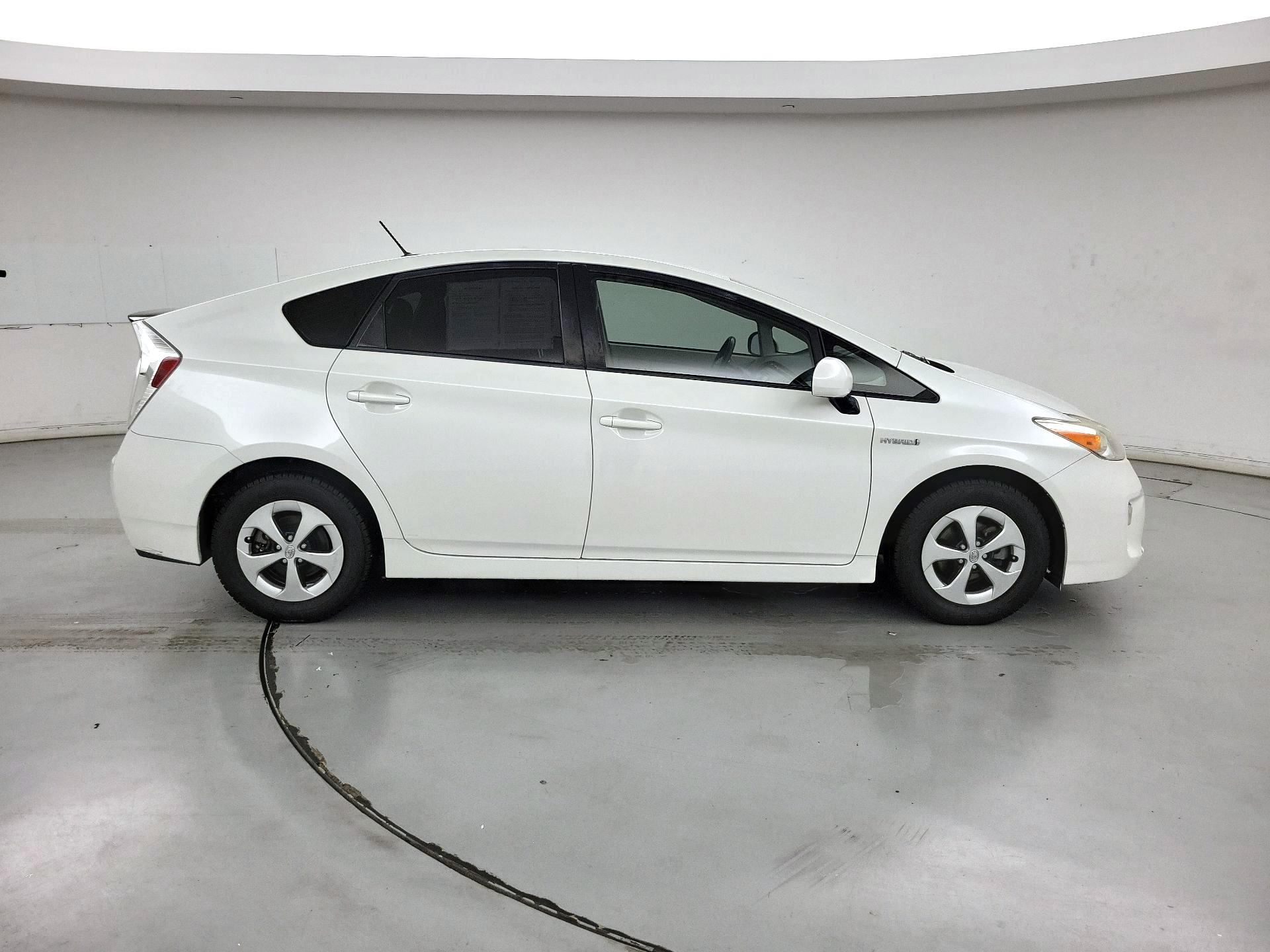 Thumbnail: 2014 Toyota Prius - 4