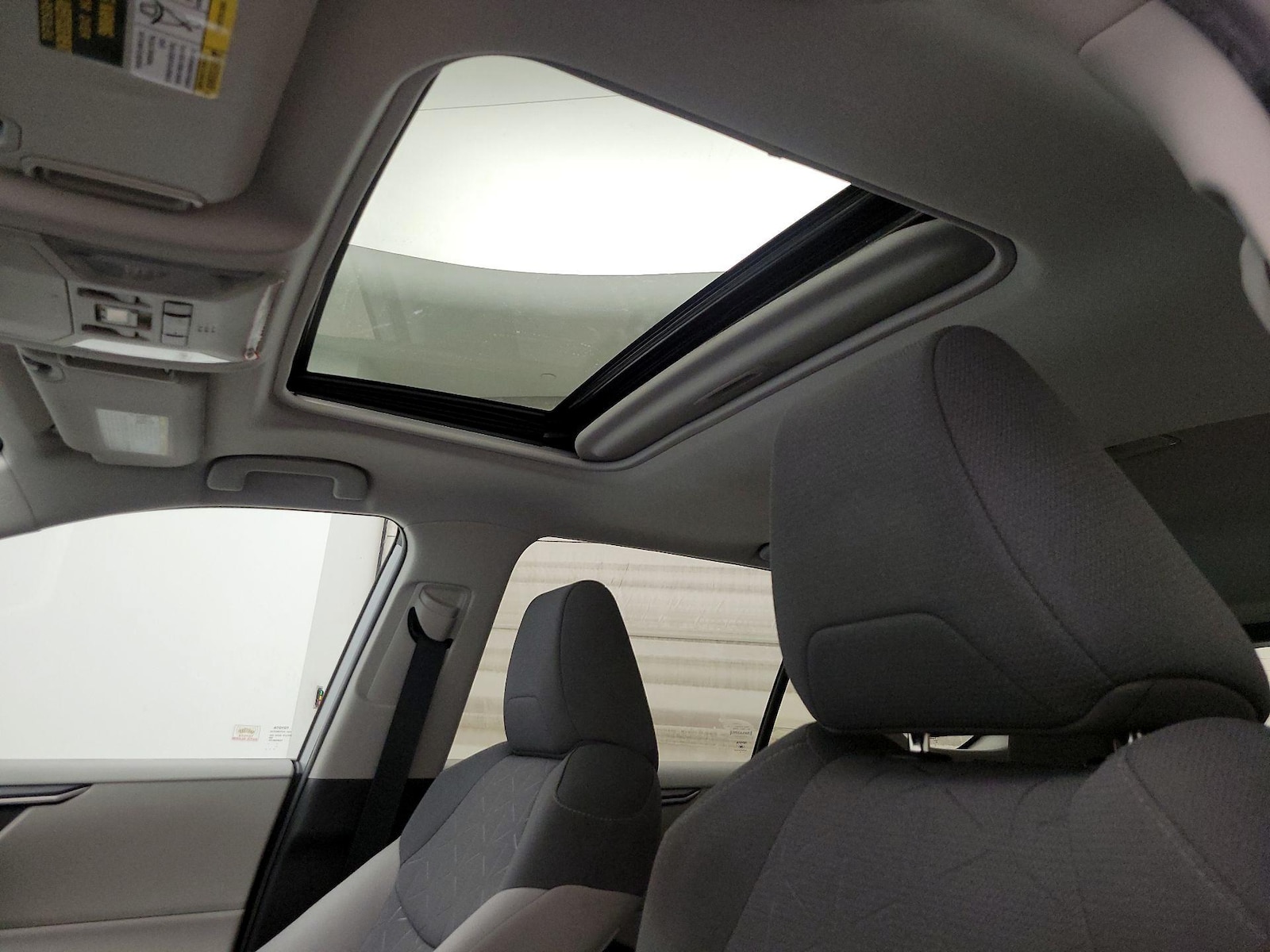 2020 Toyota RAV4 XLE - Photo 20