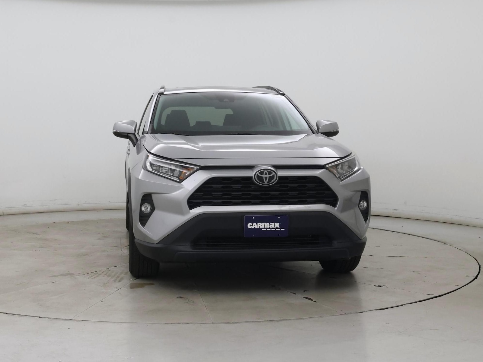 2020 Toyota RAV4 XLE - Photo 6