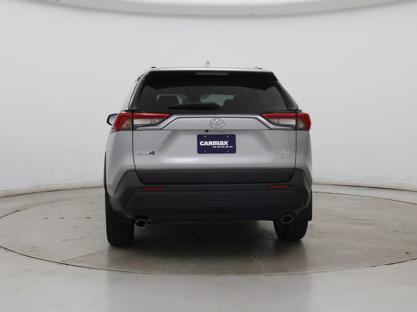 2020 Toyota RAV4 XLE - Photo 7