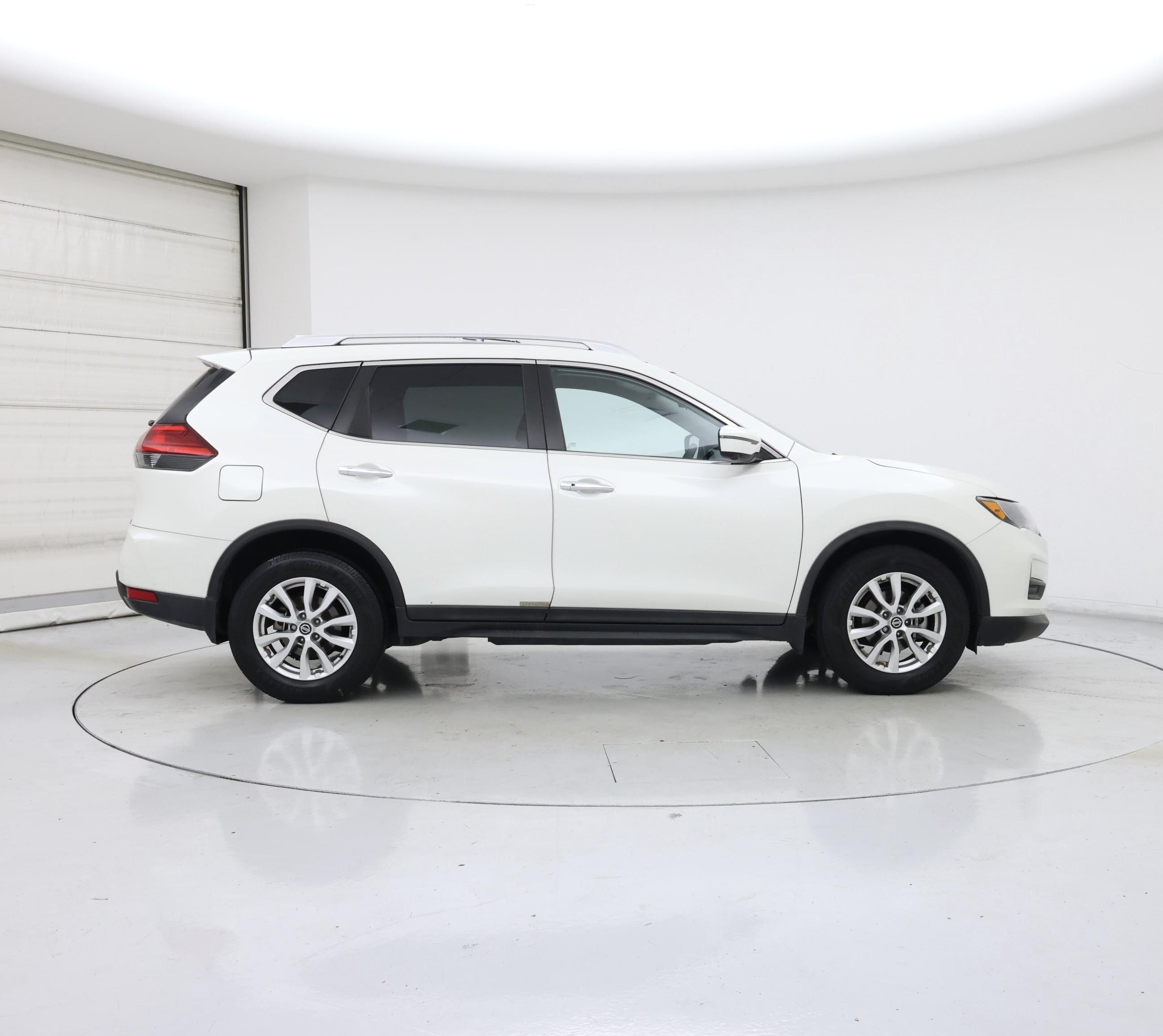 Thumbnail: 2017 Nissan Rogue - 7